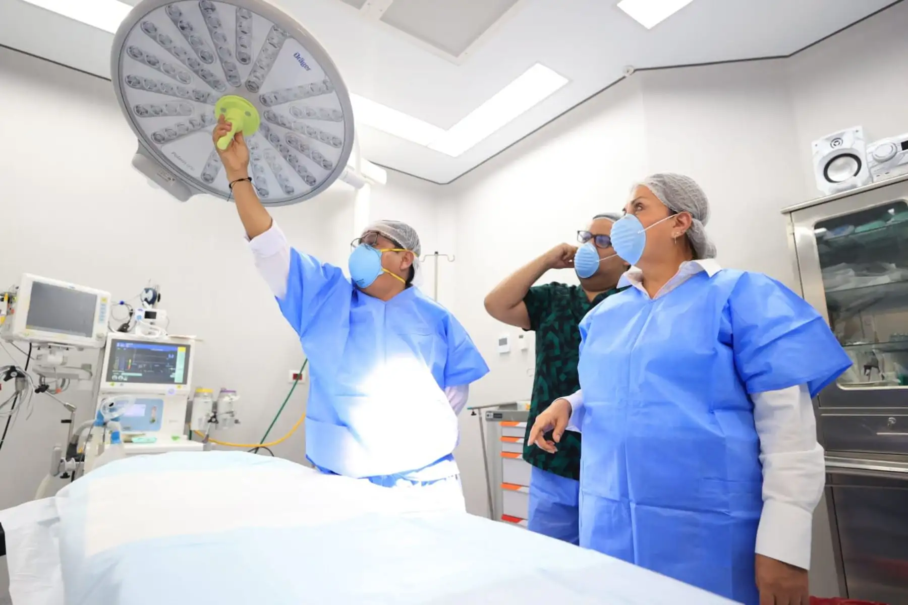 La presidenta Dina Boluarte supervisa la infraestructura y los servicios que brindará el nuevo Hospital de Chulucanas, en la provincia de Morropón, región Piura. Se trata del tercer establecimiento de salud inaugurado por el Gobierno en beneficio de los peruanos. Foto: ANDINA/ Prensa Presidencia