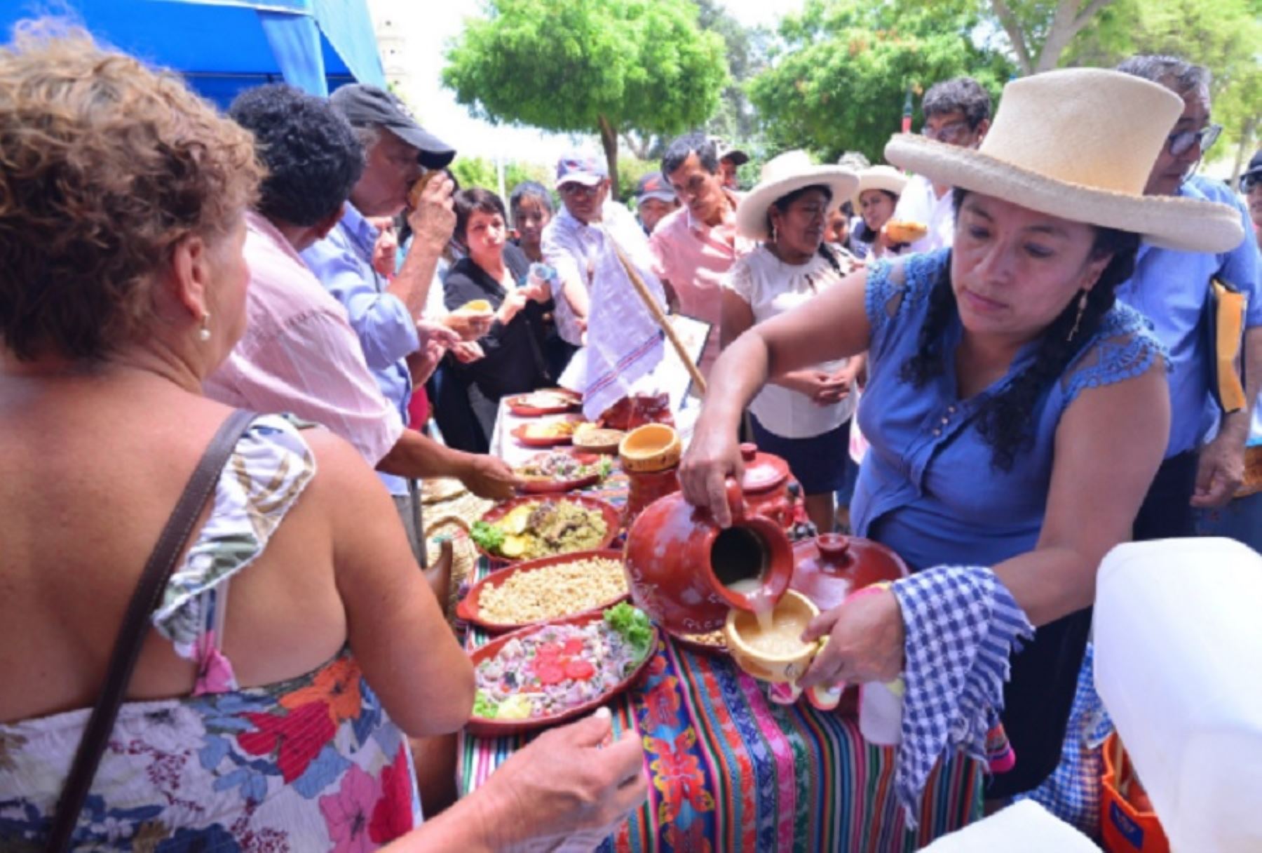 La Municipalidad Provincial de Piura, a través de su Gerencia de Desarrollo Económico Local y la División de Turismo, llevará a cabo este viernes 25 de agosto el “Festival de la Picantería Piurana" en el emblemático Centro Cívico, conocido como la Plaza de la Paloma de la Paz.