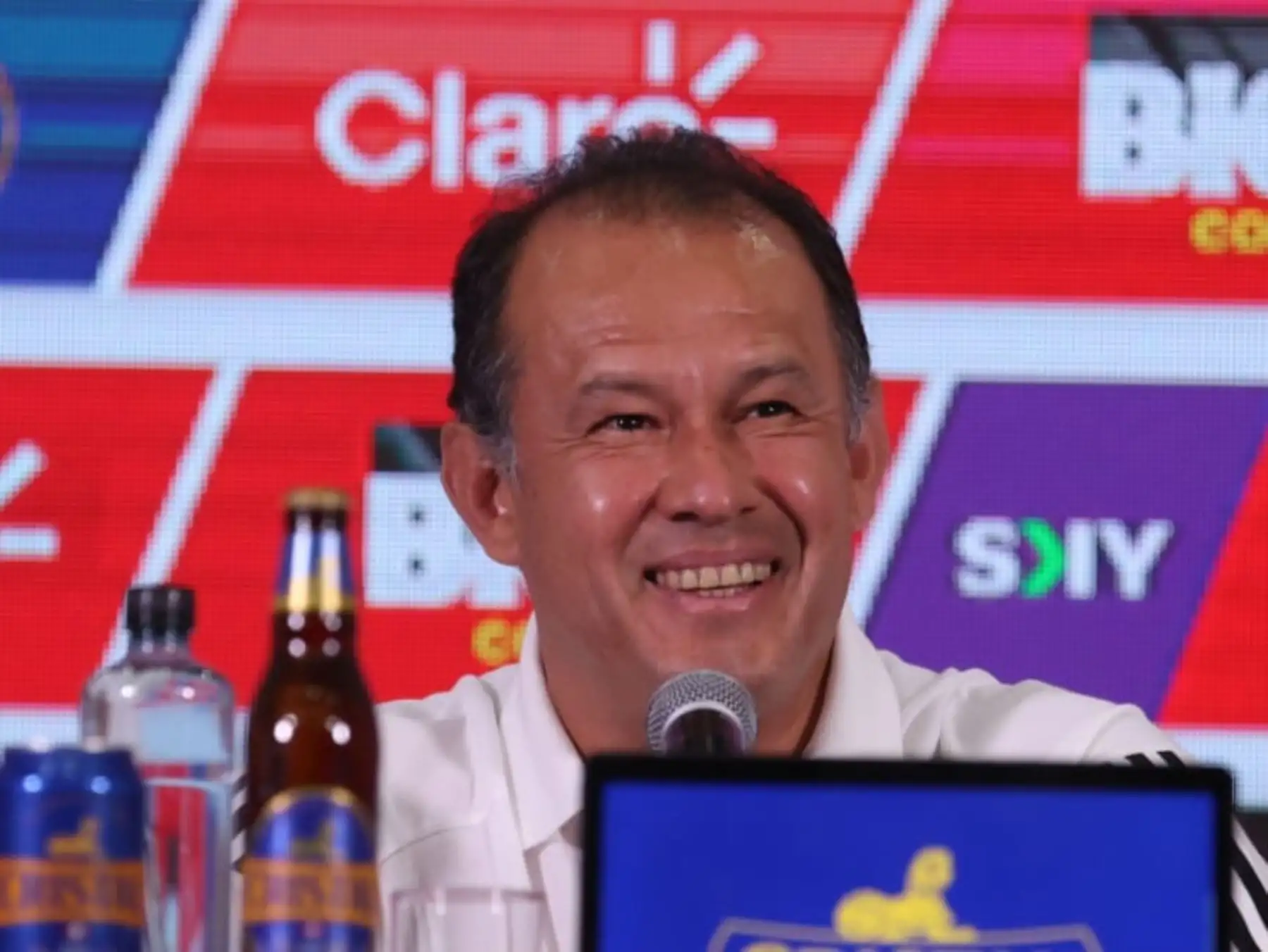 El técnico Juan Reynoso brinda una conferencia de prensa en el que dio a conocer la lista de convocados de la selección peruana que enfrentará la fecha doble de las Eliminatorias rumbo al Mundial 2026 ante Paraguay y Brasil, que se jugarán el 7 y 12 setiembre en Ciudad del Este y Lima, respectivamente. Foto: ANDINA/ Juan Carlos Guzmán