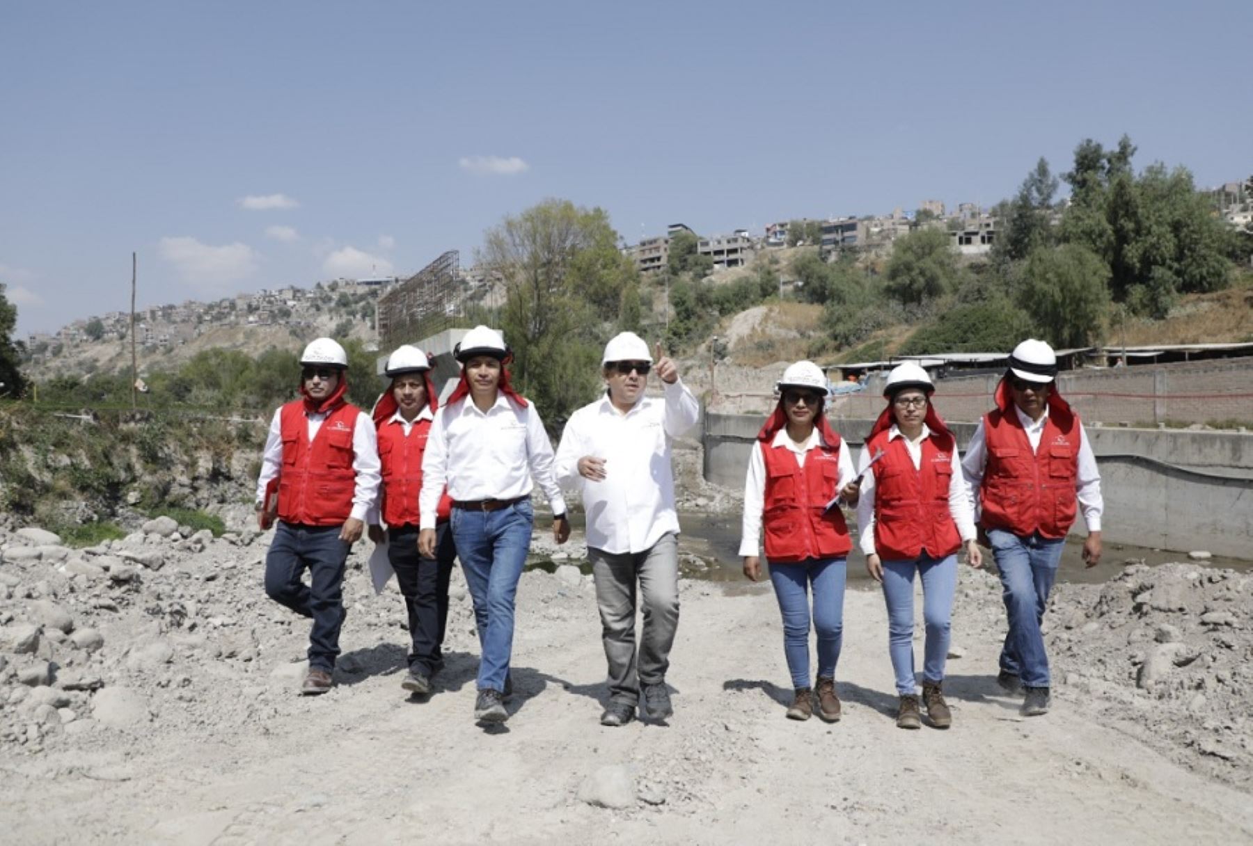 En una nueva jornada del Despacho Contralor en Ayacucho, el contralor general, Nelson Shack, informó que existen 120 obras públicas paralizadas en la región, con un costo actualizado de S/ 564 millones y un saldo de inversión de 
S/ 227 millones al cierre de junio de 2023.