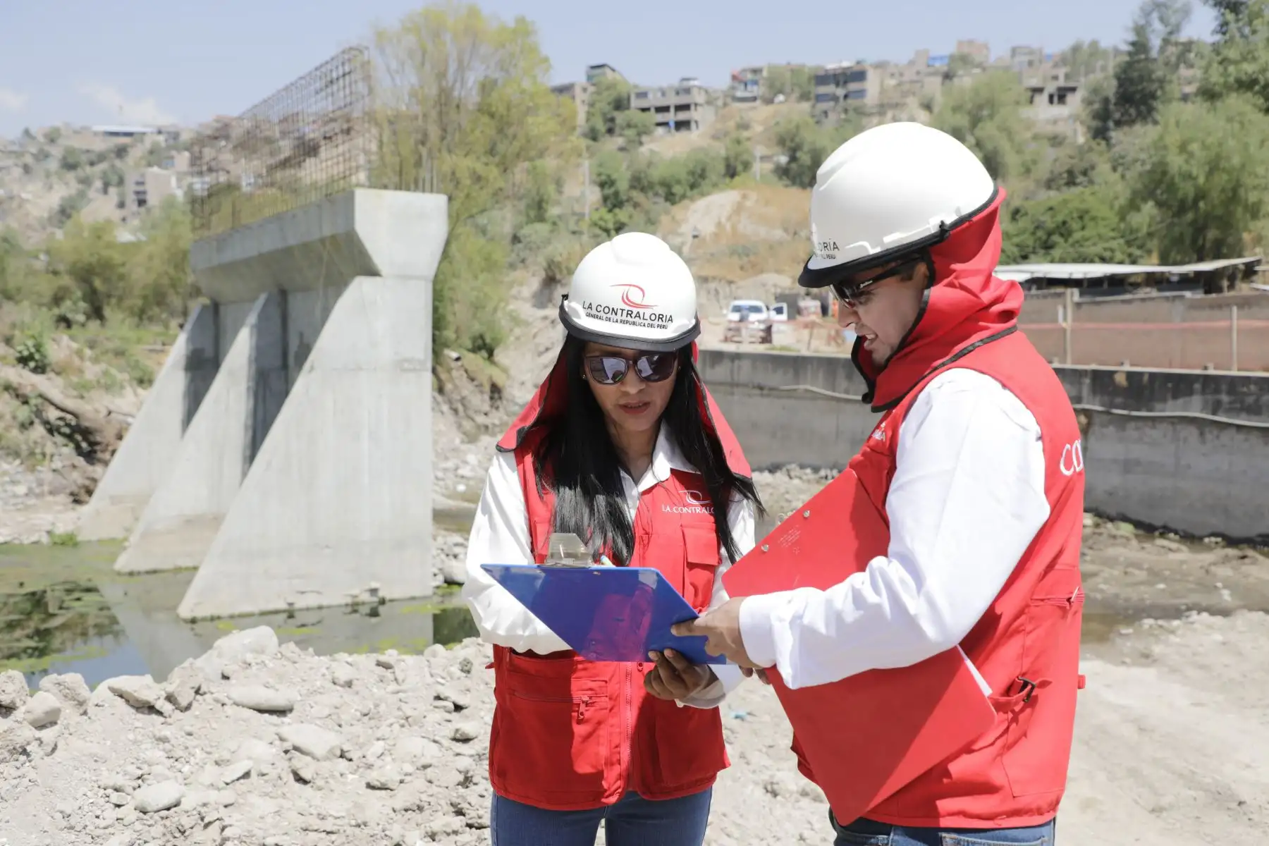 En una nueva jornada del Despacho Contralor en Ayacucho, el contralor general, Nelson Shack, informó que existen 120 obras públicas paralizadas en la región, con un costo actualizado de S/ 564 millones y un saldo de inversión de S/ 227 millones al cierre de junio de 2023.
Foto: Contraloría