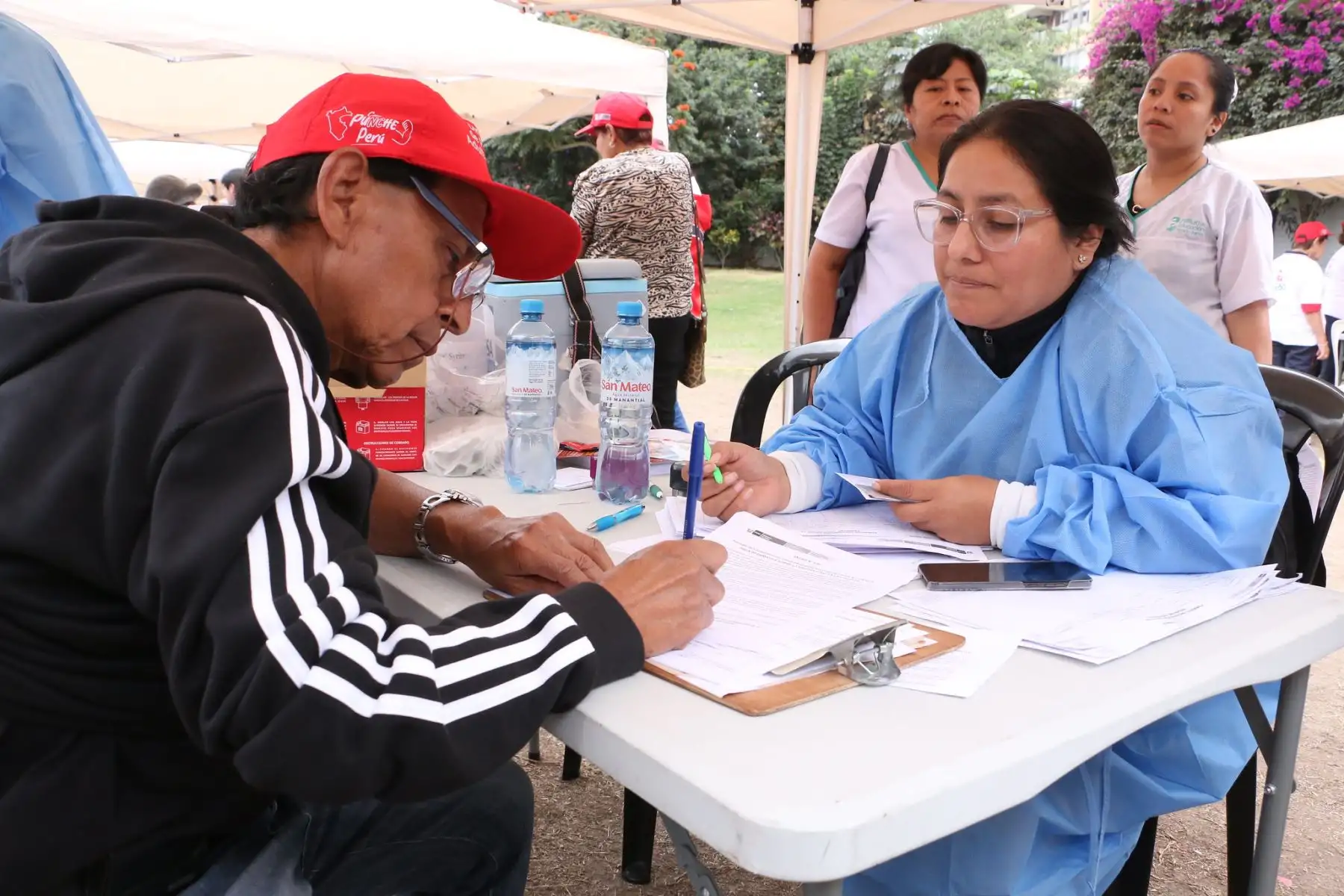 Ministerio de Salud instaló módulos de atención en festival del adulto mayor, en  campo de Marte.
Foto: MINSA