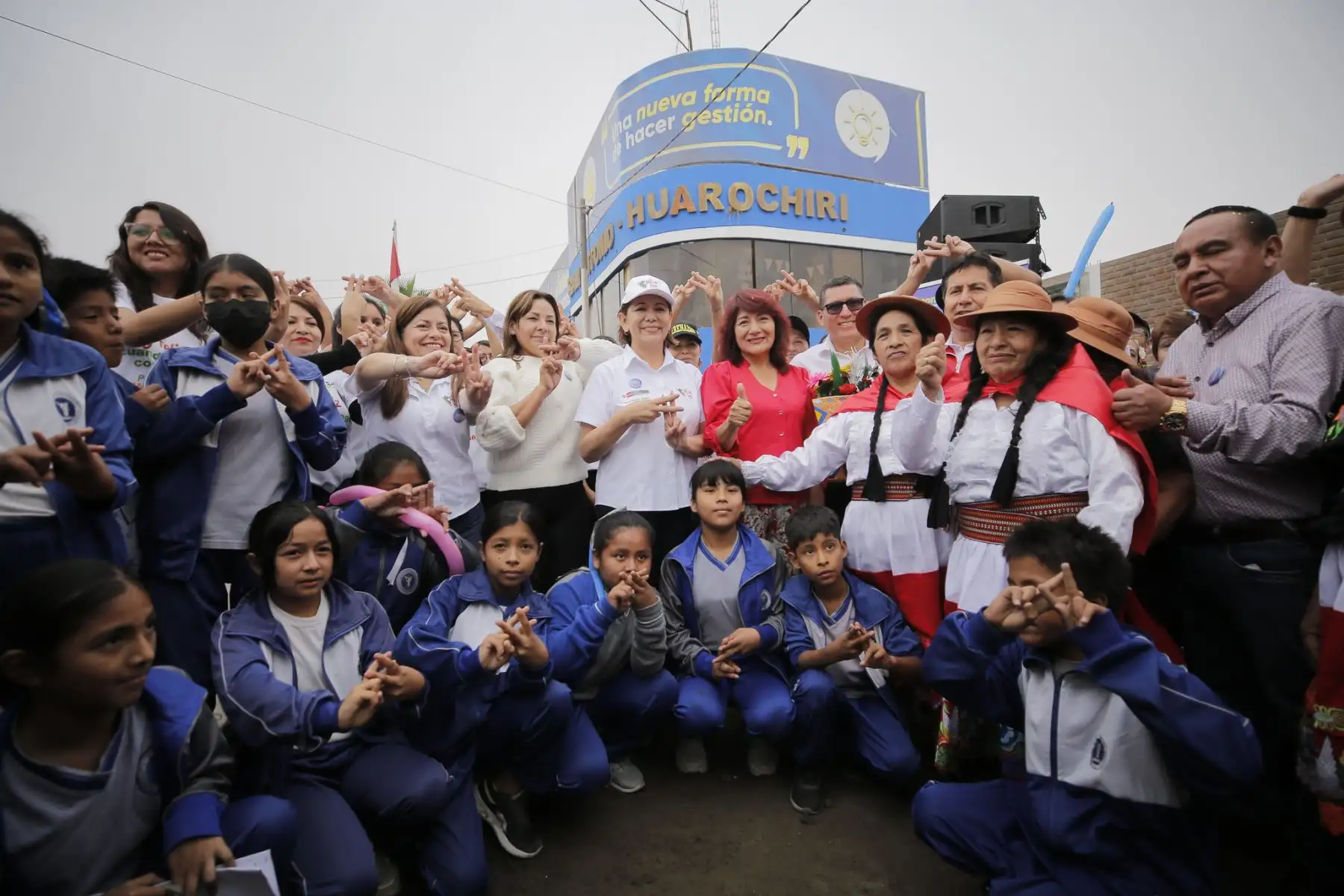 Ministra de la Mujer y Poblaciones Vulnerables, Nancy Tolentino, participa en feria por el Día Nacional de las Personas Adultas Mayores y en la firma de compromiso del Modo Niñez con la Municipalidad de San Antonio - Huarochirí.
Foto: MIMP