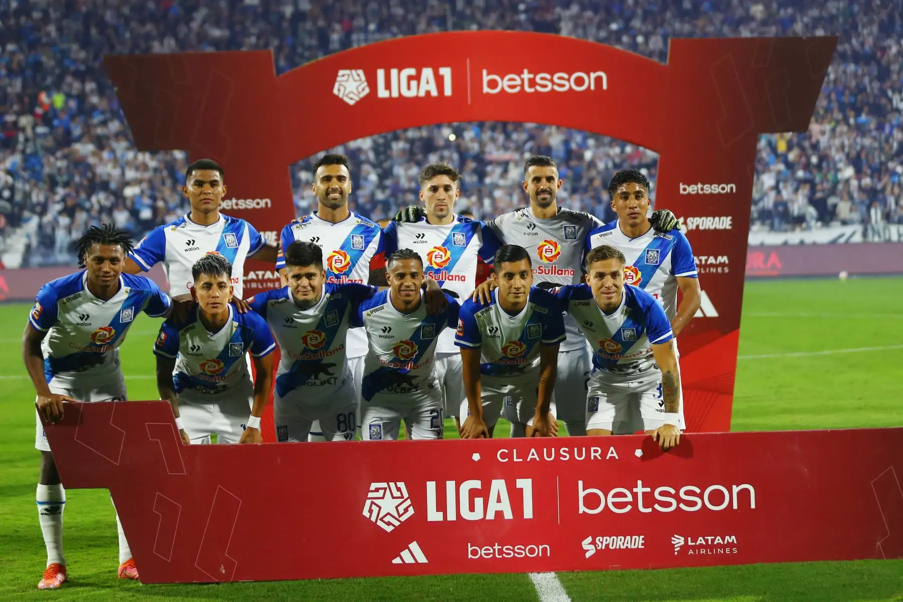 Alianza Atlético  se enfrenta a Alianza Lima por la fecha 11 del Torneo Clausura en el estadio Alejandro Villanueva de La Victoria.  
Foto: ANDINA/ Eddy Ramos