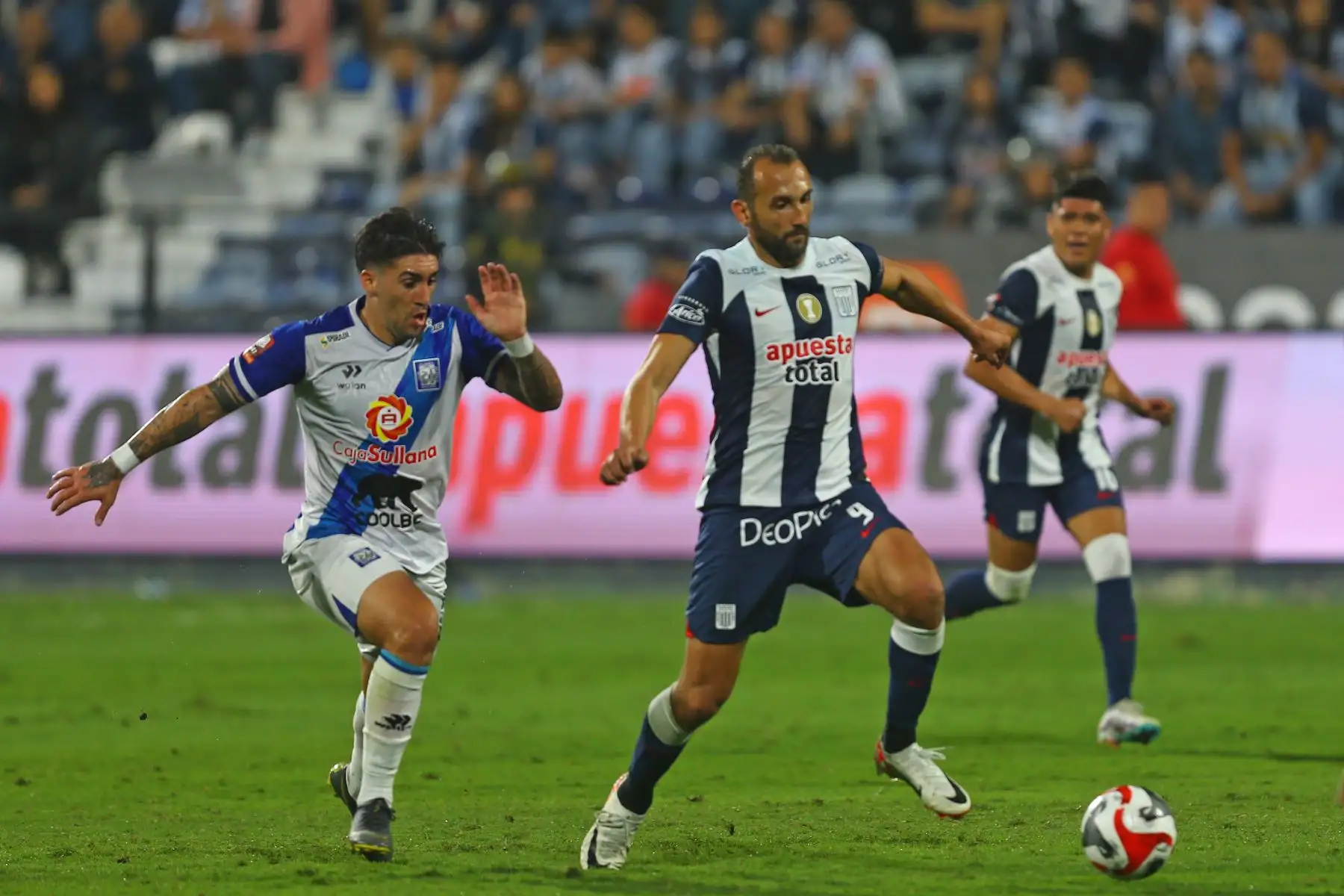 Alianza Lima se enfrenta a Alianza Atlético por la fecha 11 del Torneo Clausura en el estadio Alejandro Villanueva de La Victoria.  

Foto: ANDINA/Eddy Ramos