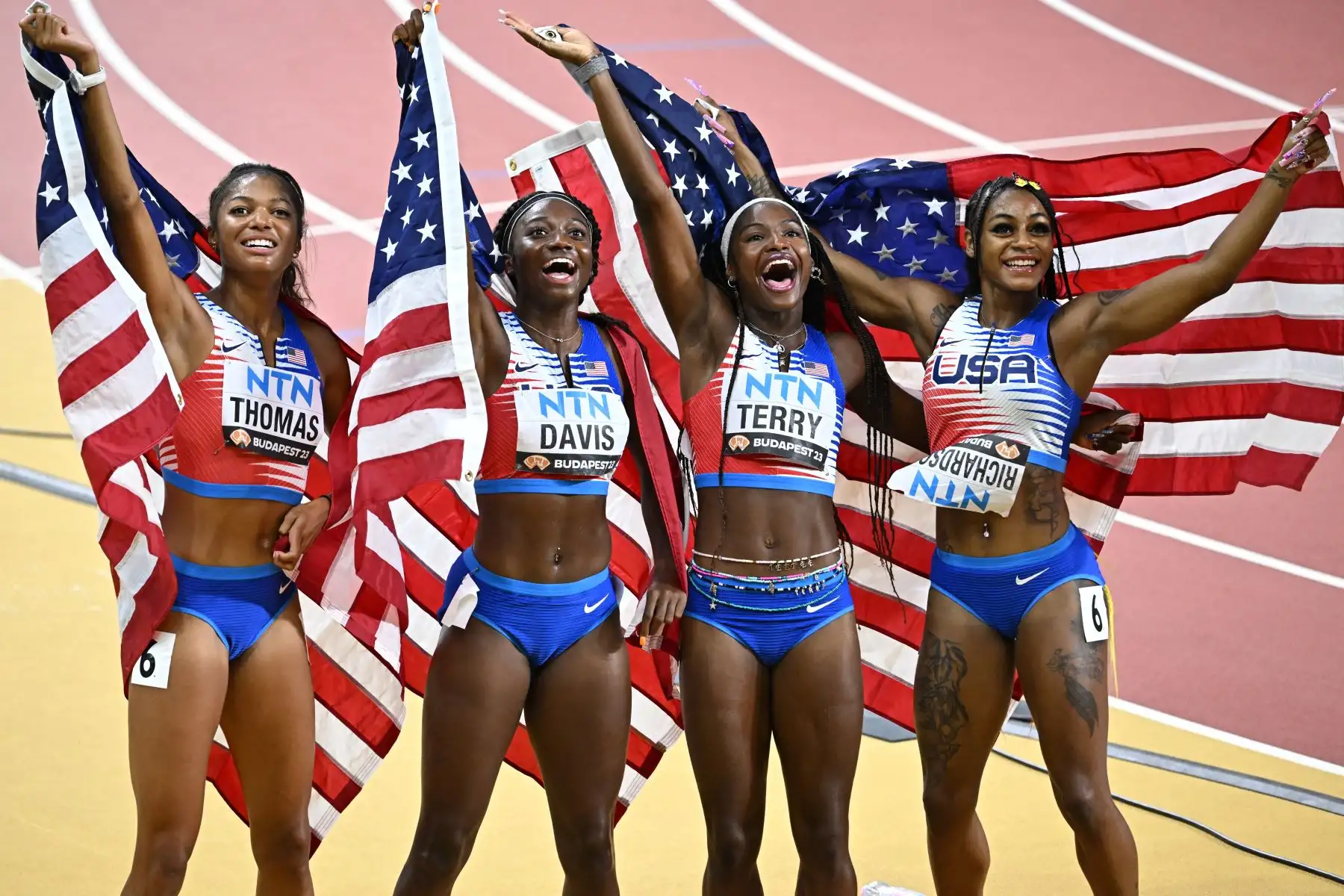 Las estadounidenses Gabrielle Thomas, Tamari Davis, Twanisha Terry y Sha