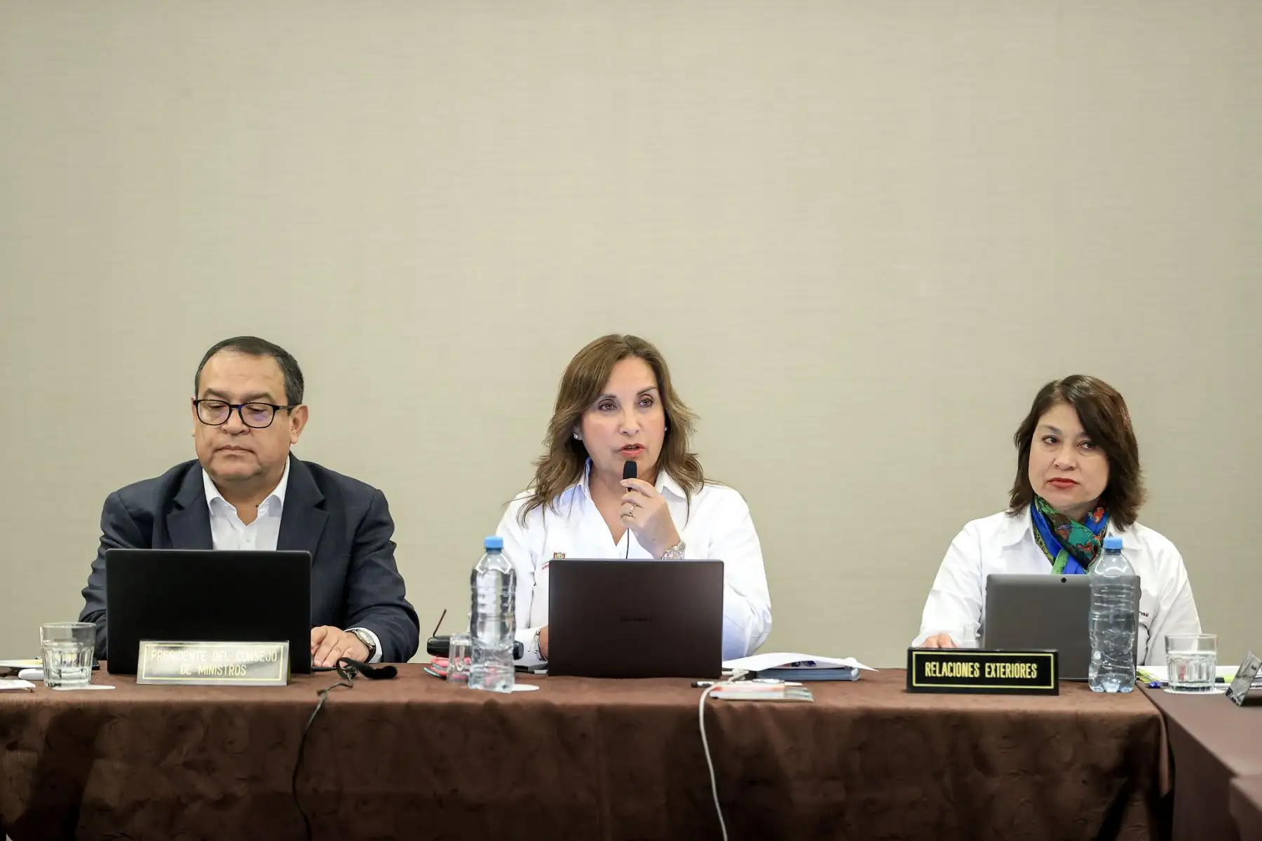 La presidenta de la República, Dina Boluarte, lidera el Consejo de Ministros que se desarrolla en la ciudad de Tacna, donde se tratan relevantes temas para la región y el país.
Foto: ANDINA/Prensa Presidencia