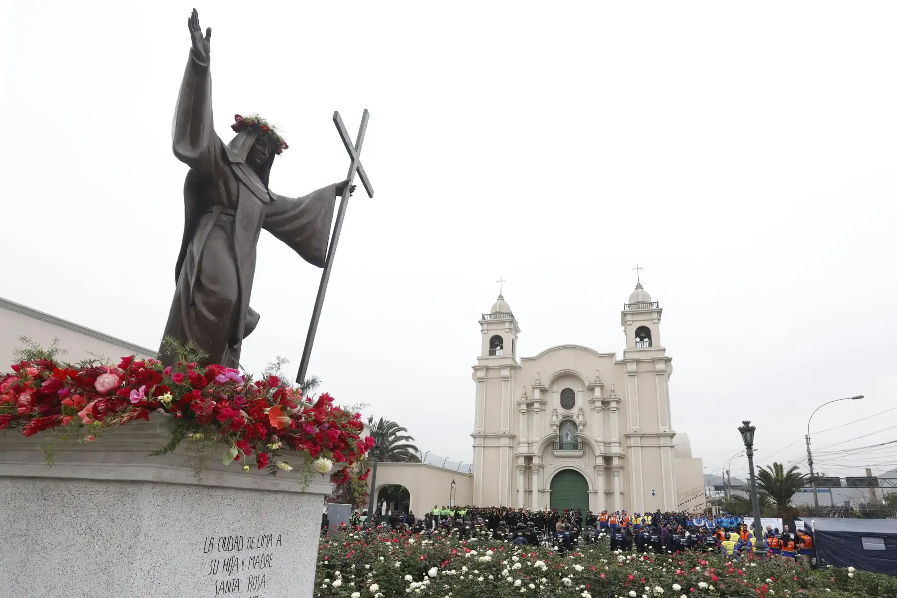 La iglesia y santuario de Santa Rosa de Lima atenderá esta martes 29 de 9 de la mañana a 6 de la tarde, y el miércoles 30 de agosto, día feriado, la atención será de 6 de la mañana a 11 de la noche. Foto: ANDINA/Vidal Tarqui