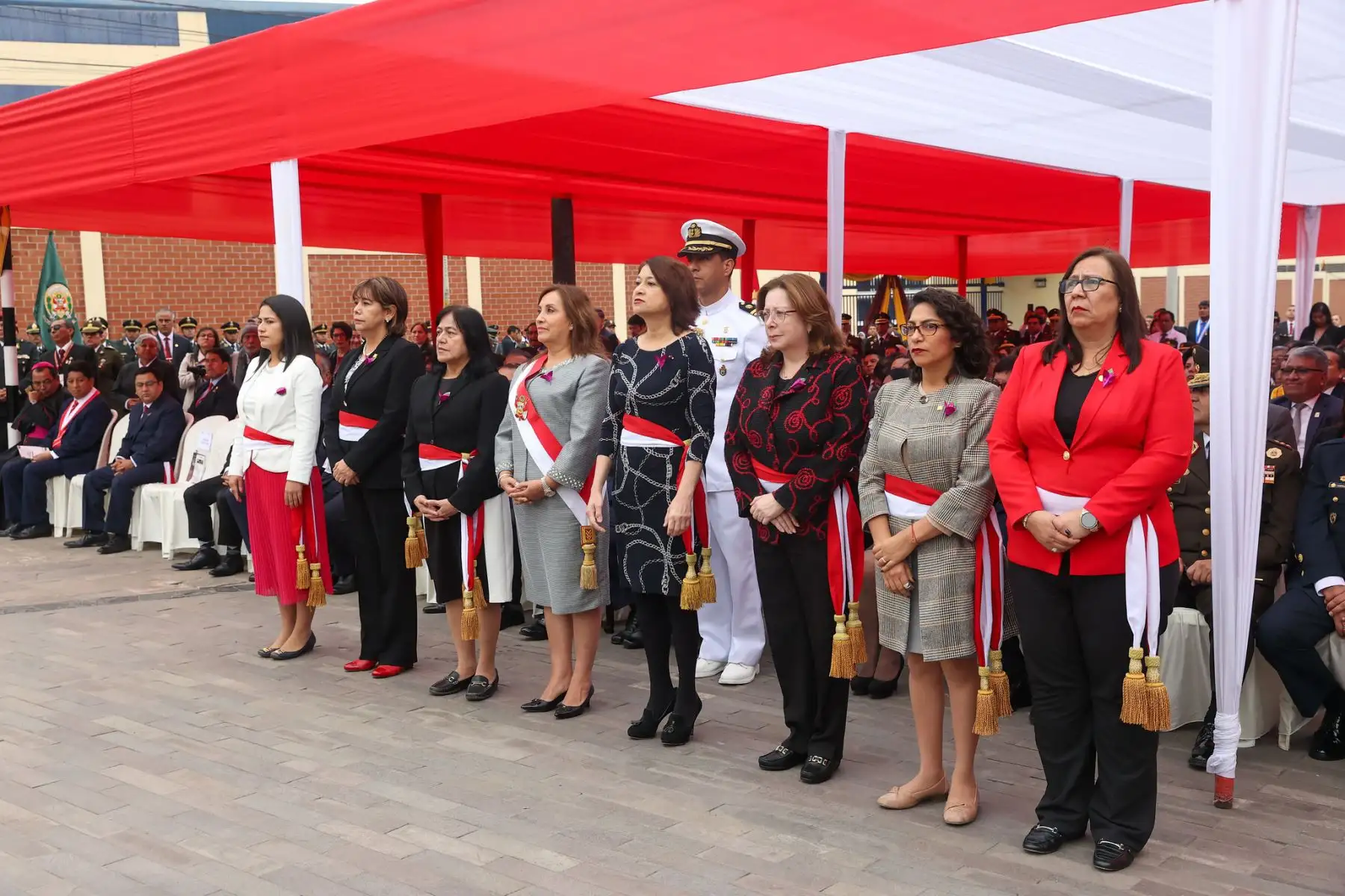 Presidenta Dina Boluarte participa homenaje a la mujer tacneña, en el marco del 94.° Aniversario de la Reincorporación de Tacna a la Heredad Nacional. Foto: ANDINA/Prensa Presidencia