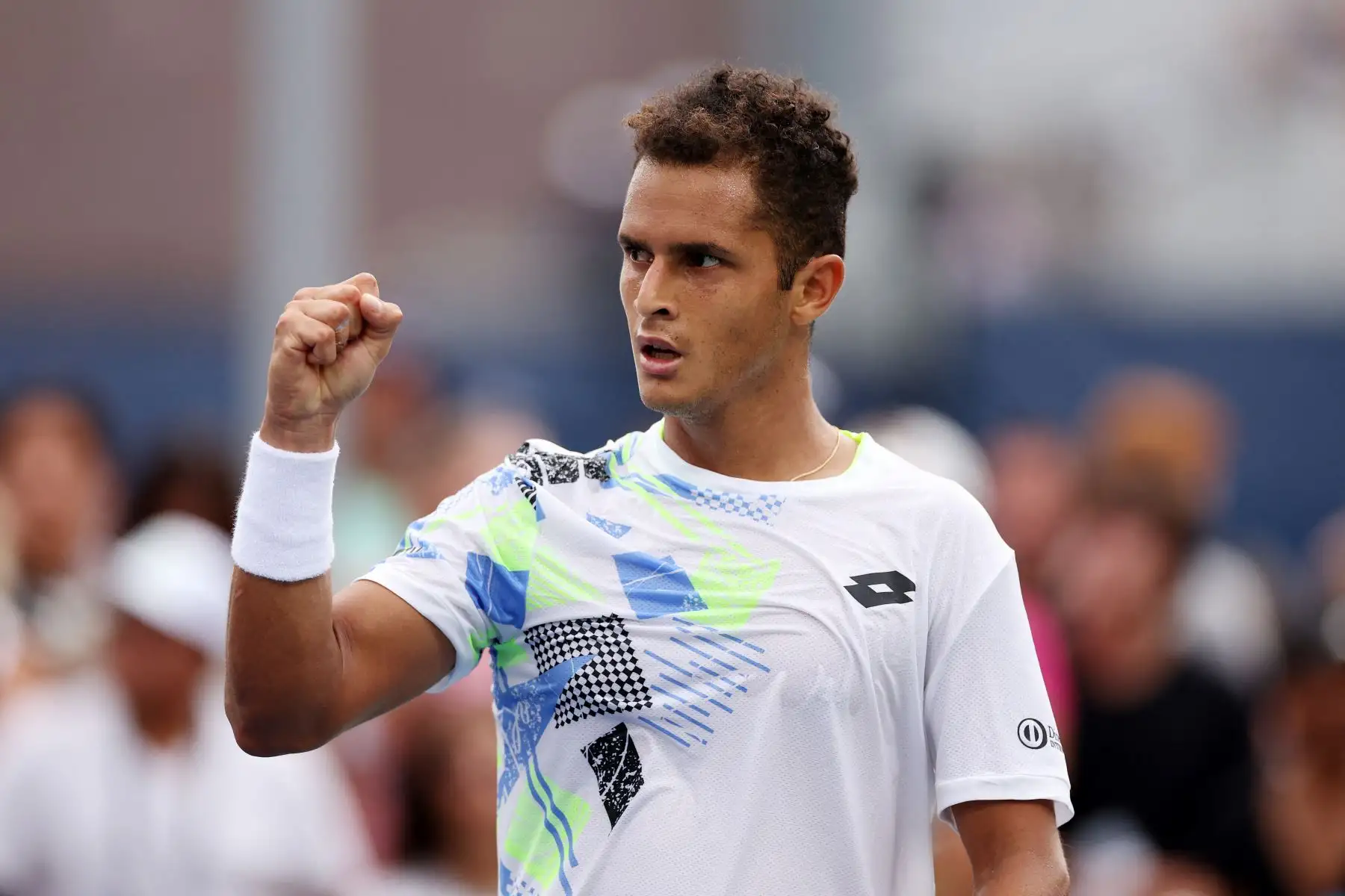 Juan Pablo Varillas de Perú celebra un punto contra Miomir Kecmanovic de Serbia durante su partido de Primera Ronda de individuales masculinos el primer día del Abierto de Estados Unidos de 2023 en el Centro Nacional de Tenis Billie Jean King de la USTA el 28 de agosto de 2023 en el barrio de Flushing del distrito de Queens. de la ciudad de Nueva York.
Foto: AFP