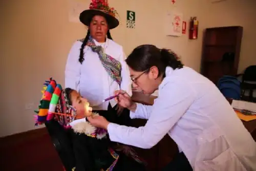 Los pobladores accedieron a atenciones médicas, entrega de medicinas, vacunación contra la influenza y neumococo; y sesiones demostrativas de preparación de alimentos ricos en hierro para combatir la anemia.