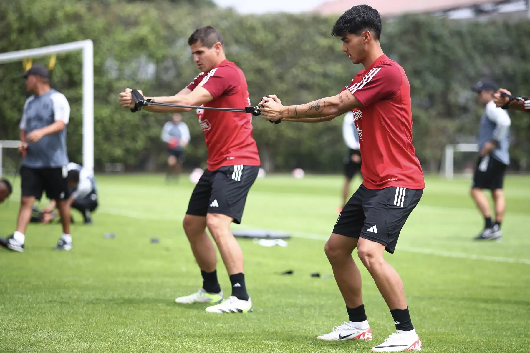 Previó al comienzo del entrenamiento los futbolistas del medio local pasaron exámenes médicos para ponerse bajo las ordenes de Juan Reynoso y su comando técnico.En la imagen, el jugador Aldo Corzo.
Foto: FPF