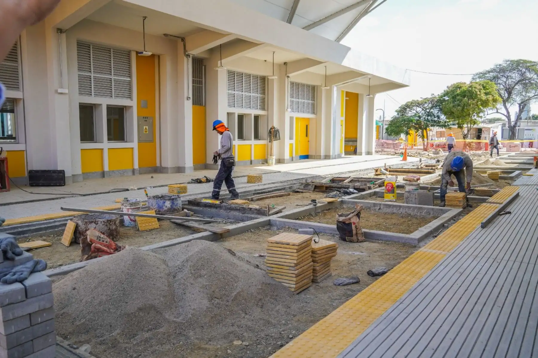 Con los S/ 237.9 millones se ejecutaron obras de reconstrucción de pistas y veredas; así como de agua potable y alcantarillado.