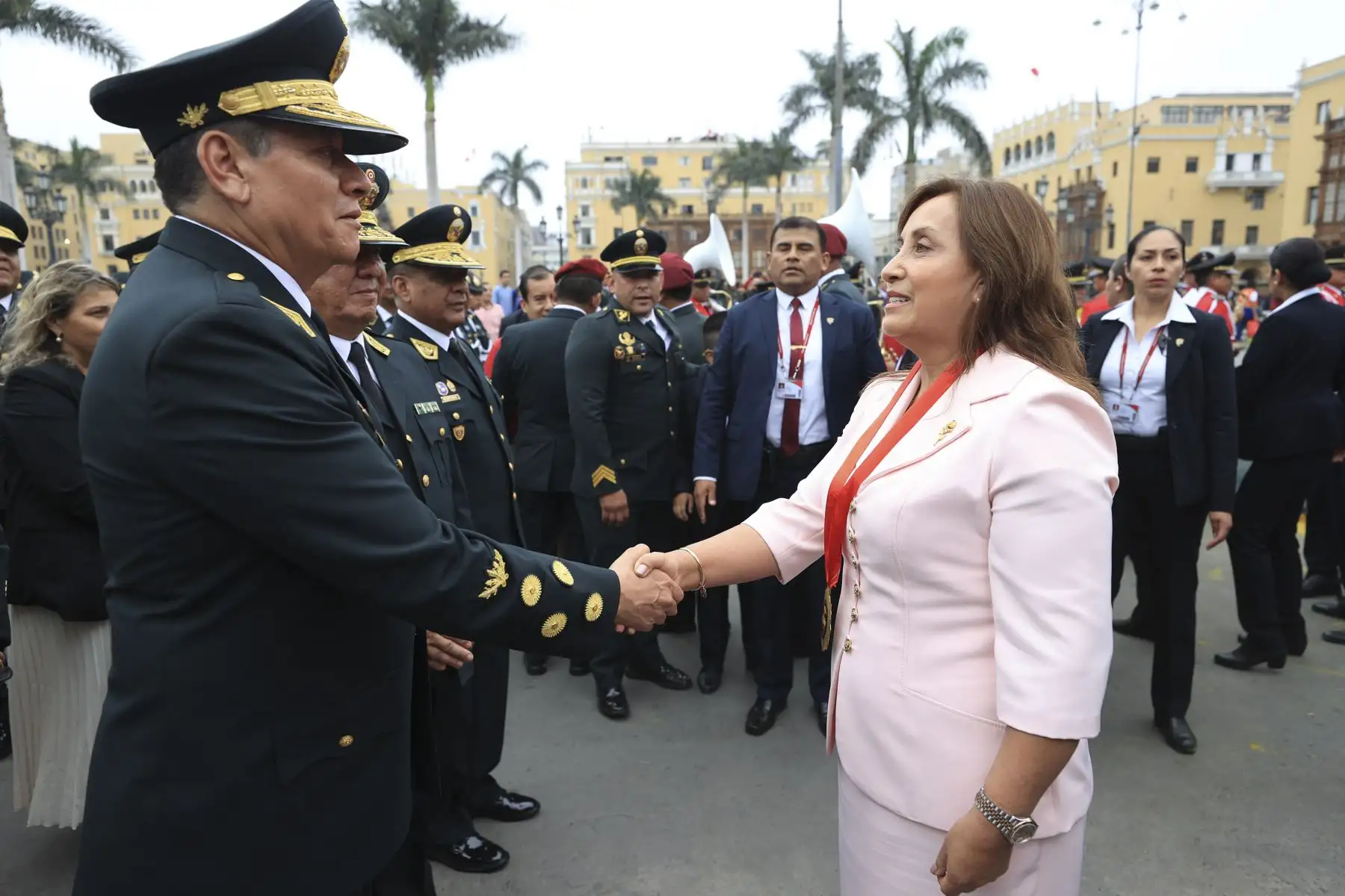 La presidenta Dina Boluarte participa en el homenaje en honor a Santa Rosa de Lima, en el frontis de Palacio de Gobierno. Foto:Prensa Presidencia