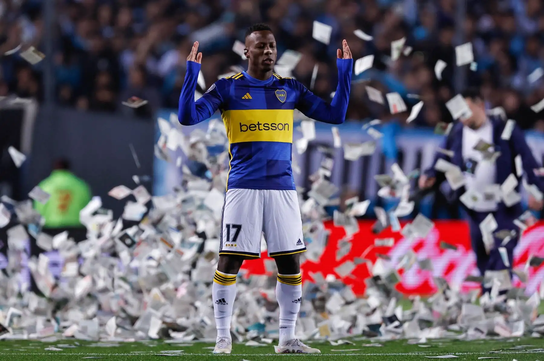 Luis Advíncula de Boca reacciona hoy, en un partido de los cuartos de final de la Copa Libertadores entre Racing y Boca Juniors en el estadio Presidente Perón en Buenos Aires (Argentina). Foto:ANDINA/ EFE