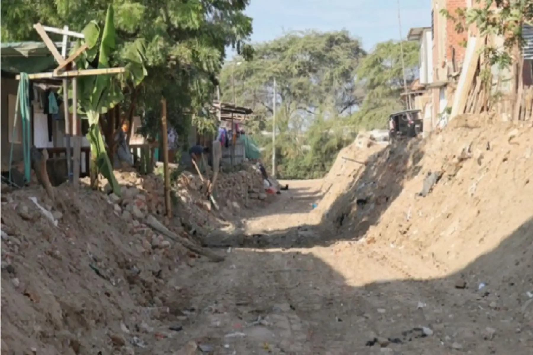 También el MVCS efectuó la limpieza del dren Micaela Bastidas en el distrito de Chulucanas, en la provincia de Morropón-Chulucanas, a favor de más de 3,600 pobladores.