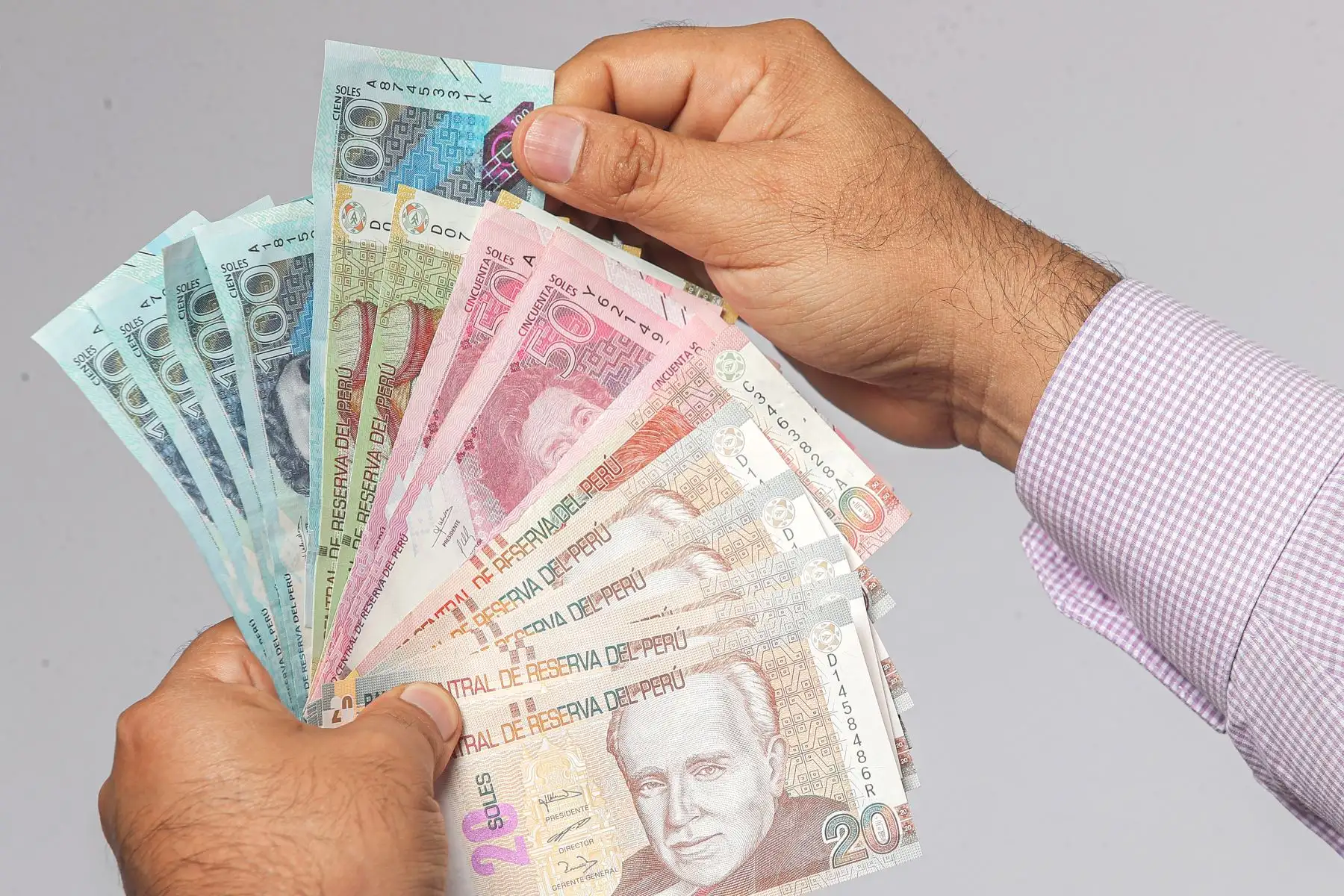 La gratificación en Navidad es el pago extra más esperado por los trabajadores en planilla. ANDINA/Ricardo Cuba