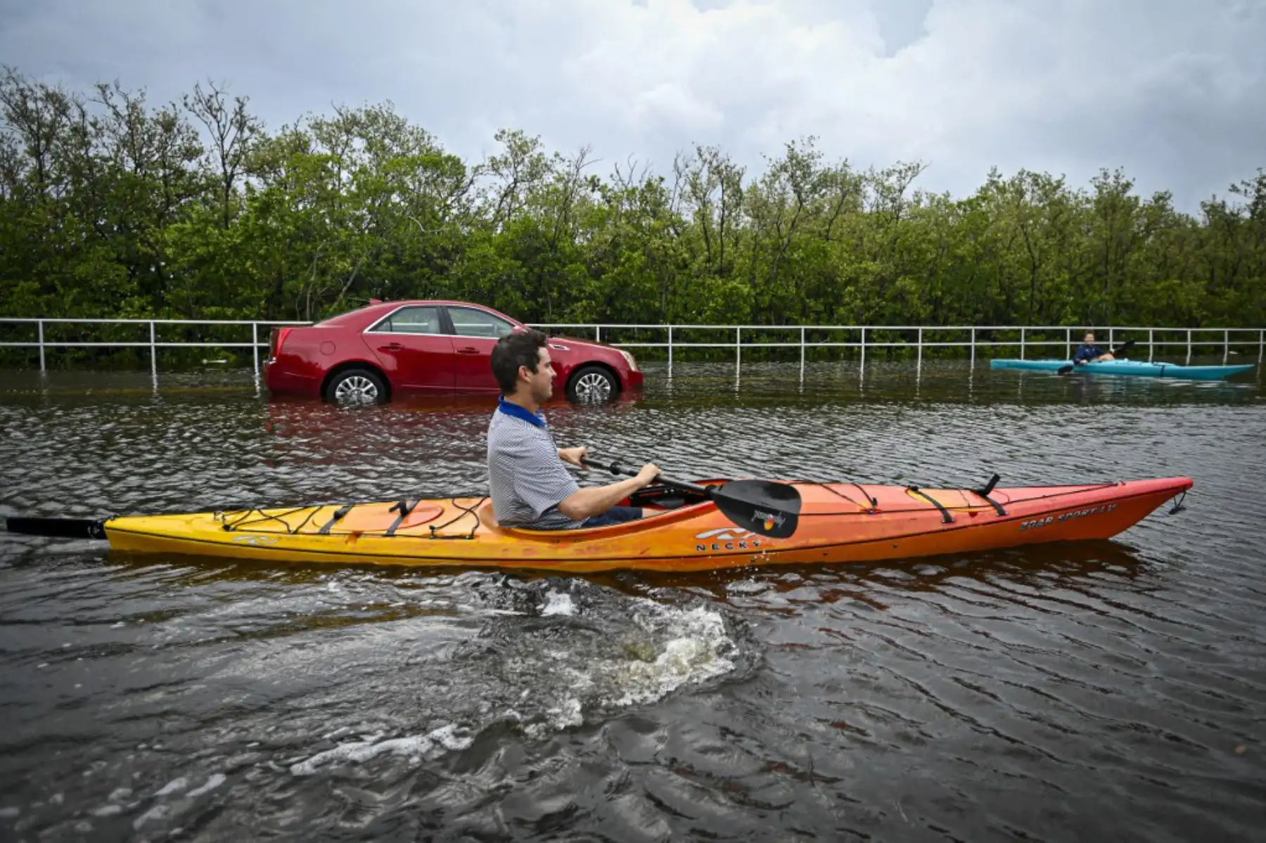 El fenómeno natural provocó una rápida subida del nivel del agua en algunas localidades de la costa oeste de Florida (sureste), aunque por el momento no hay víctimas confirmadas, dijo el gobernador Ron DeSantis en rueda de prensa. Foto: AFP