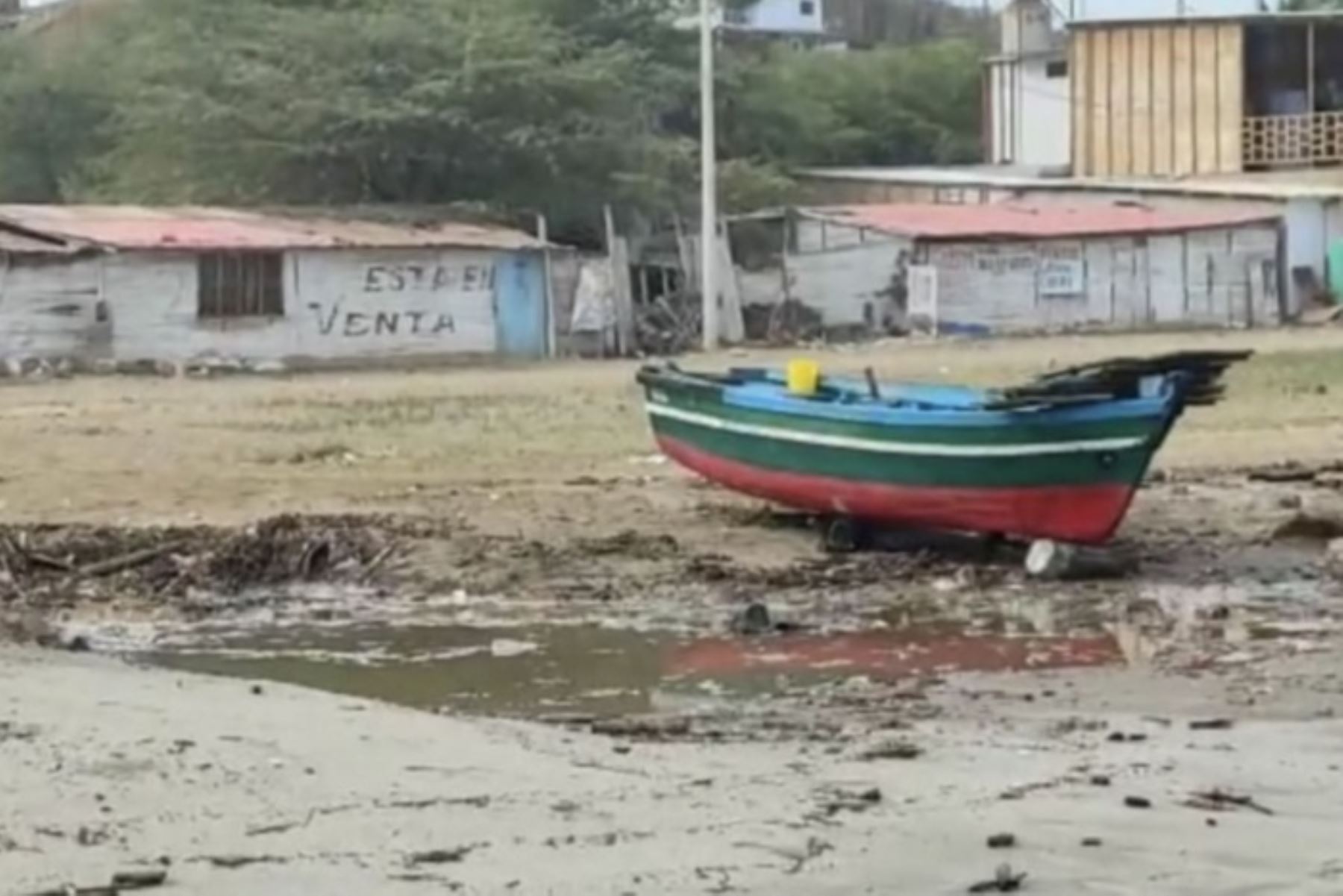 Oleajes ligeros a fuertes obligan a cerrar 69 puertos de todo el litoral