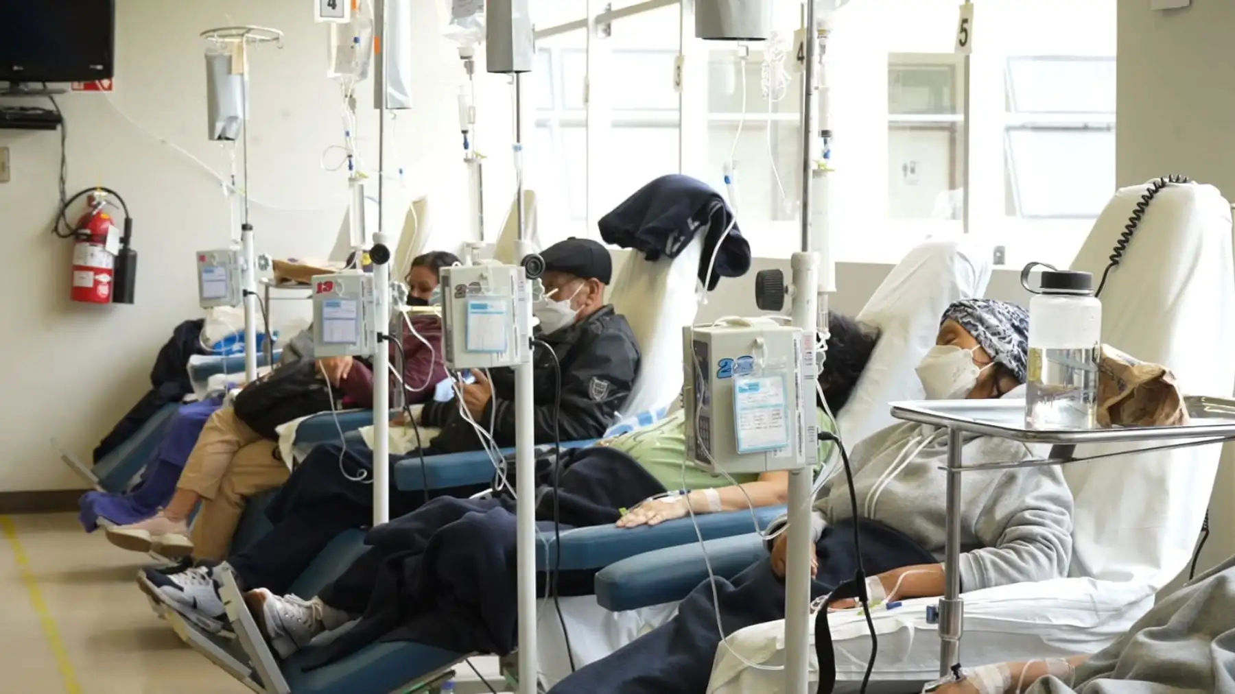 Las sesiones de quimioterapia en el Hospital Nacional Guillermo Almenara del Seguro Social de Salud (EsSalud) se convierten en la mejor arma para derrotar al cáncer. Foto:EsSalud