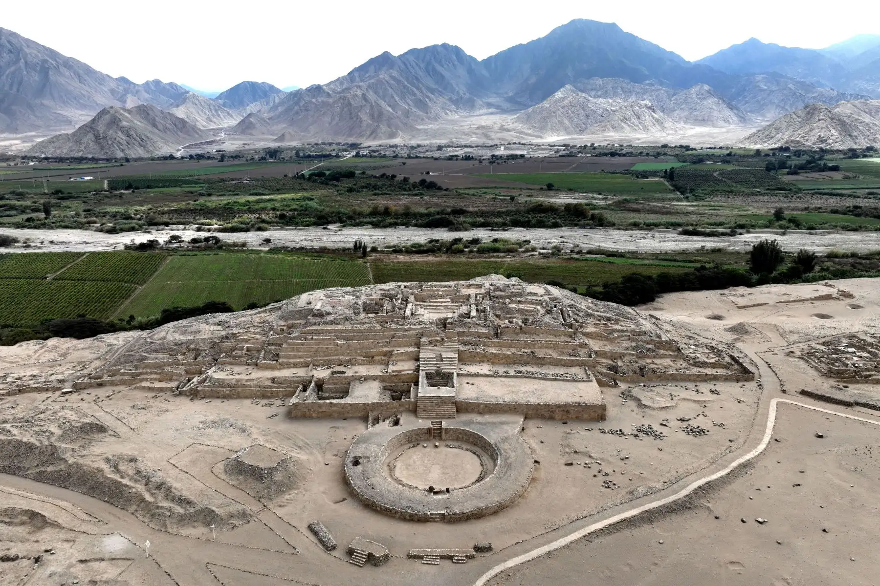 Ciudad Sagrada de Caral, sitio arqueológico de la civilización más antigua del Perú, ubicado en la provincia de Barranca, región Lima. Foto: ANDINA/Daniel Bracamonte