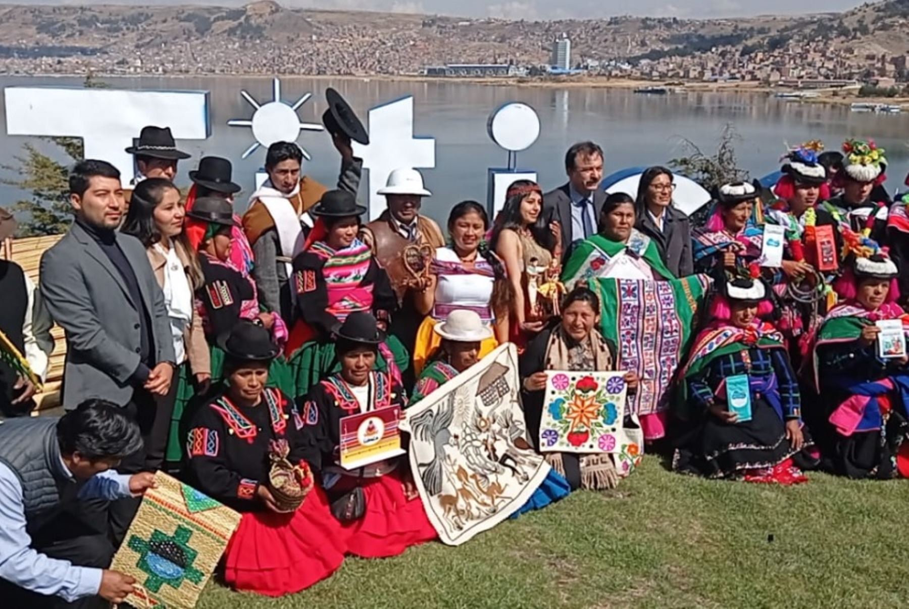 Promperú y la Dirección Regional de Comercio Exterior y Turismo de Puno relanzaron la promoción de lugares turísticos con el objetivo de impulsar la reactivación del turismo en el departamento altiplánico.