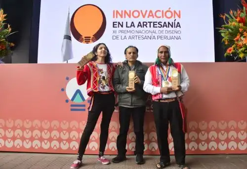 El Ministerio de Comercio Exterior y Turismo  presentó a los tres ganadores de la XI edición del Premio Nacional de Diseño de la Artesanía Peruana, importante concurso que distingue el diseño como 
factor crítico y relevante en los procesos de innovación y en los procesos creativos para impulsar la competitividad en el sector artesanal.