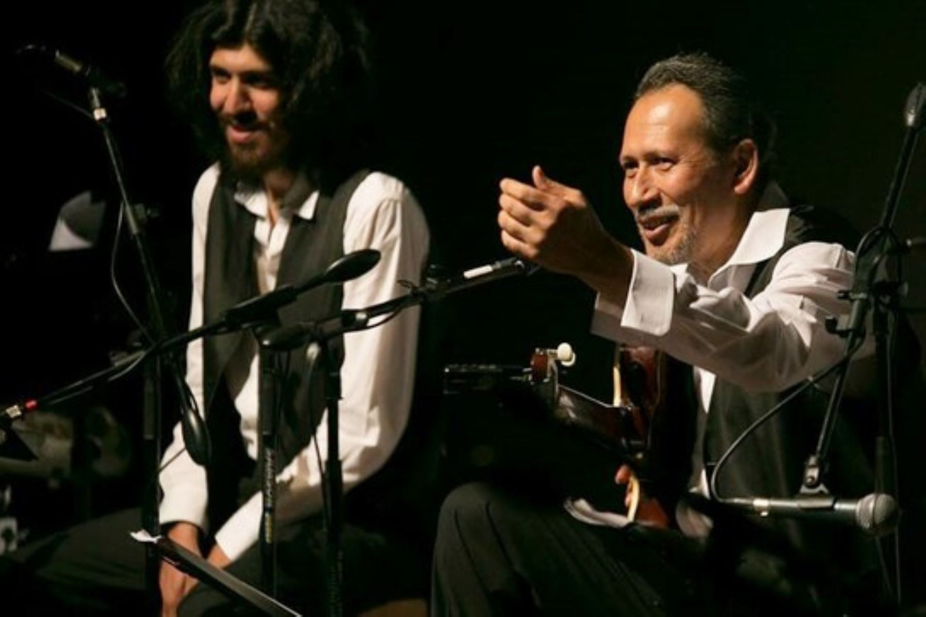 Don Víctor Meléndez, además, ha aportado con su conocimiento y trabajo a la difusión y desarrollo de diversos géneros musicales de la costa peruana.