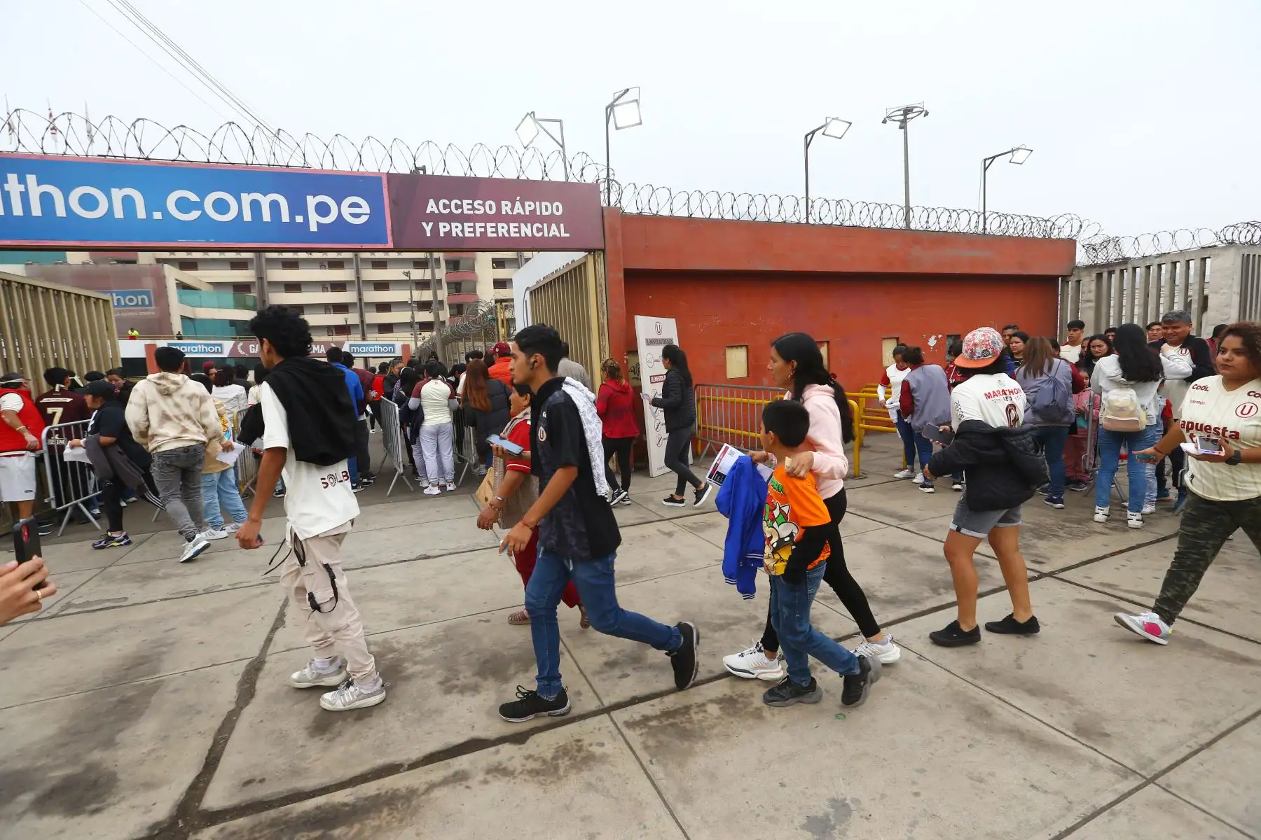 Imágenes previas al partidos entre Universitario de Deportes vs. Alianza Lima que se enfrentan por la final de la Liga Femenina Apuesta Total 2023 en el estadio Monumental de Ate.
Foto: ANDINA/Eddy Ramos