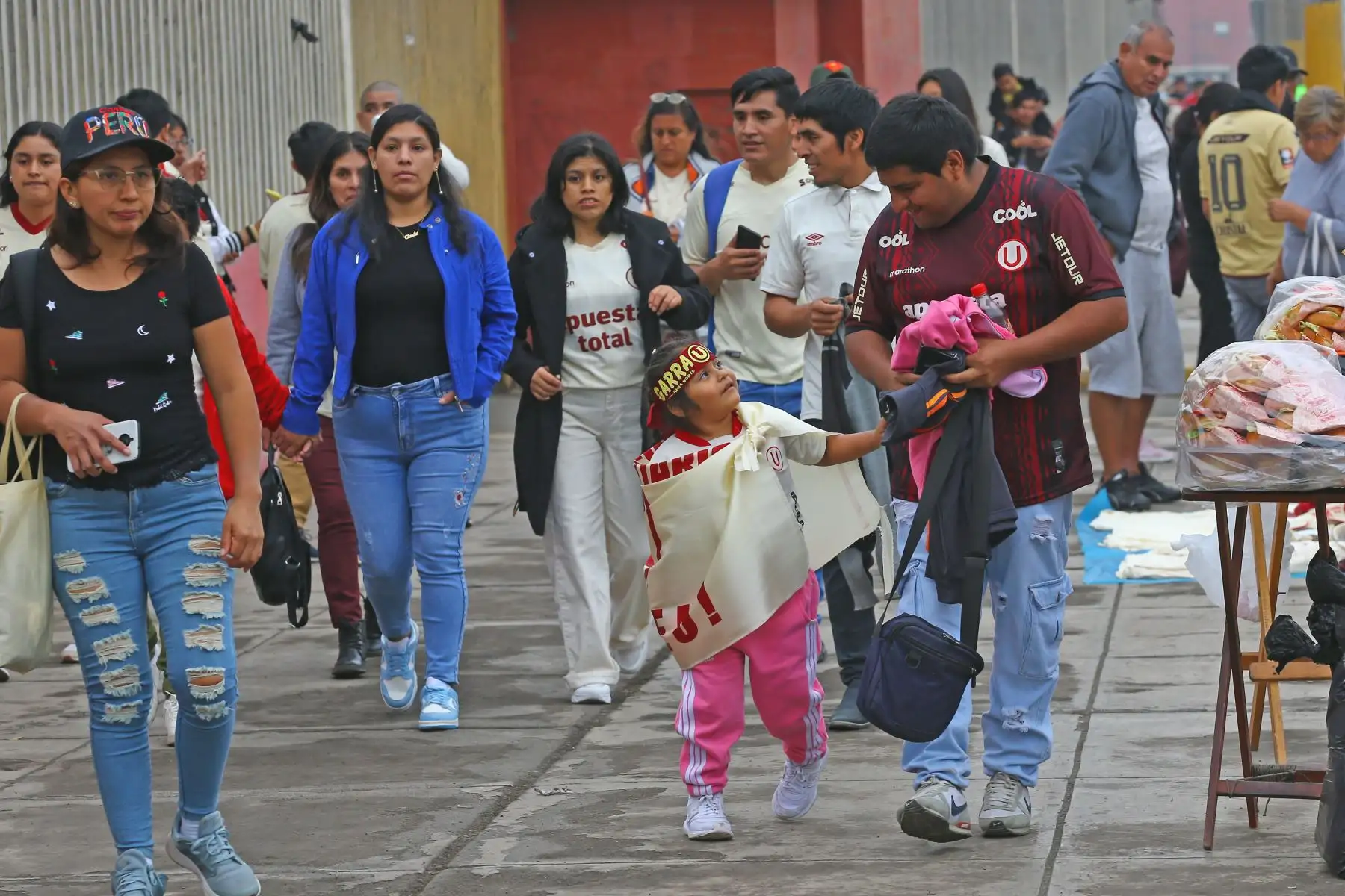 Imágenes previas al partido entre Universitario de Deportes vs. Alianza Lima que se enfrentan por la final de la Liga Femenina Apuesta Total 2023 en el estadio Monumental de Ate.
Foto: ANDINA/Eddy Ramos