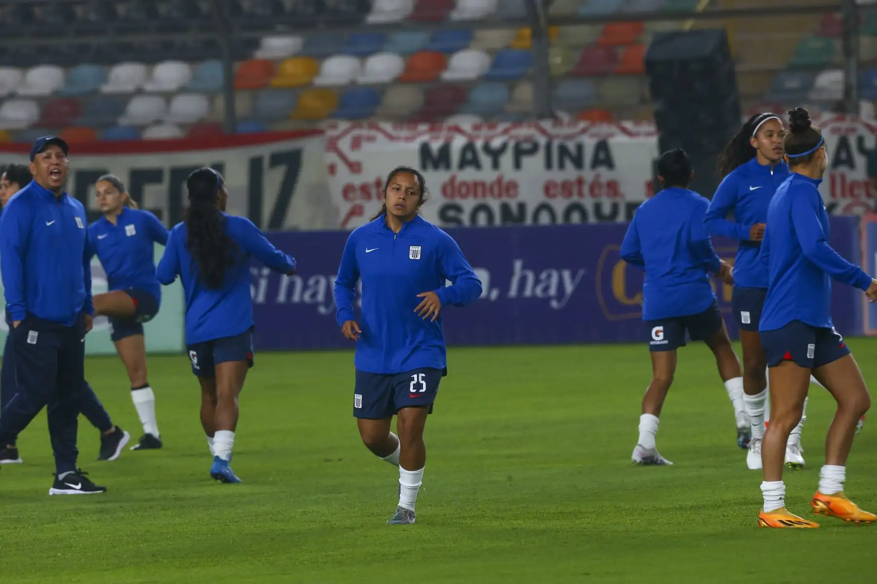 Universitario de Deportes vs. Alianza Lima se enfrentan por la final de la Liga Femenina Apuesta Total 2023. El clásico del futbol femenino se juega en el estadio Monumental de Ate, que tiene en ventaja a las íntimas blanquiazules al ganar 1-0 en el partido de ida.


Foto: ANDINA/Eddy Ramos