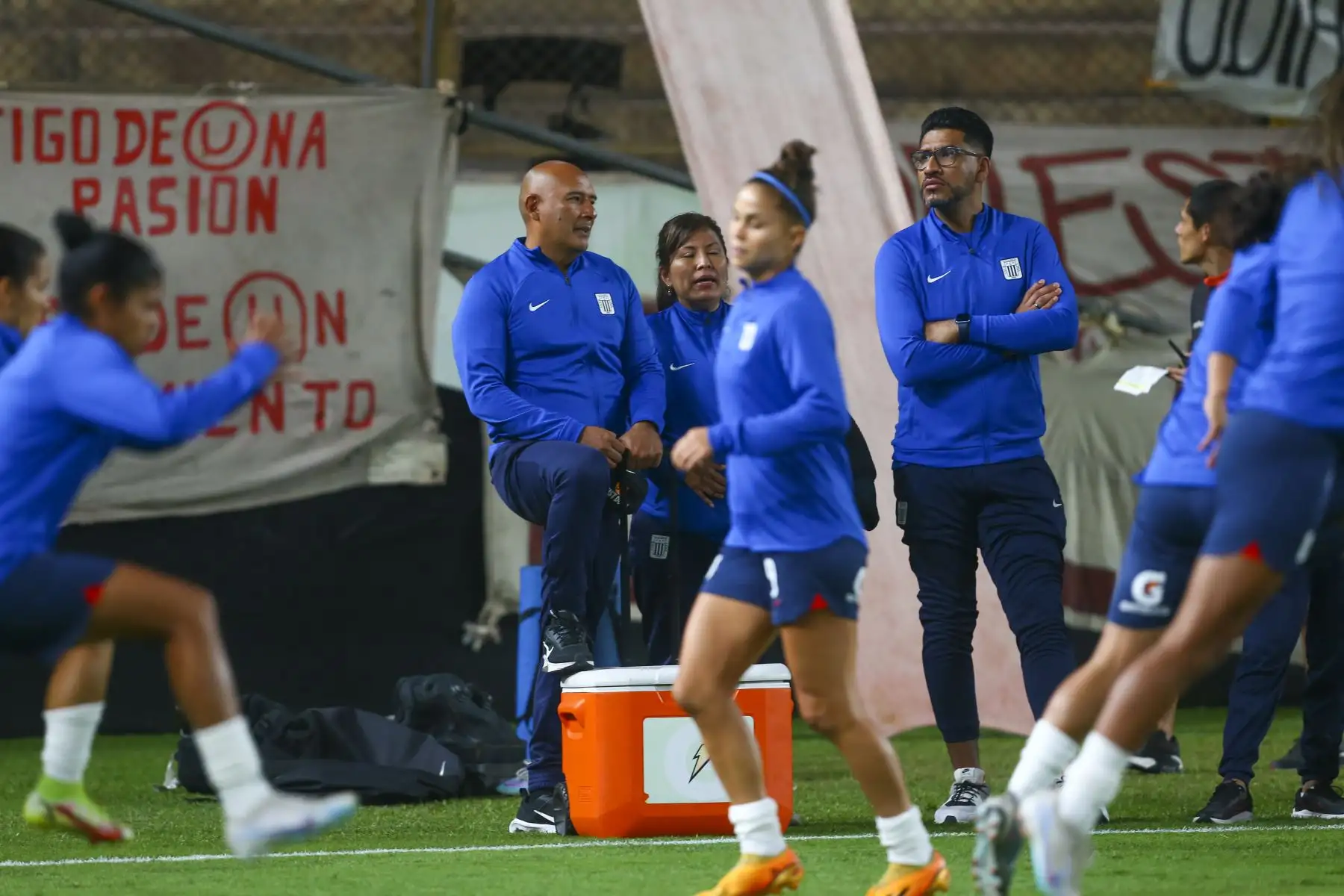 Universitario de Deportes vs. Alianza Lima se enfrentan por la final de la Liga Femenina Apuesta Total 2023. El clásico del futbol femenino se juega en el estadio Monumental de Ate, que tiene en ventaja a las íntimas blanquiazules al ganar 1-0 en el partido de ida.


Foto: ANDINA/Eddy Ramos