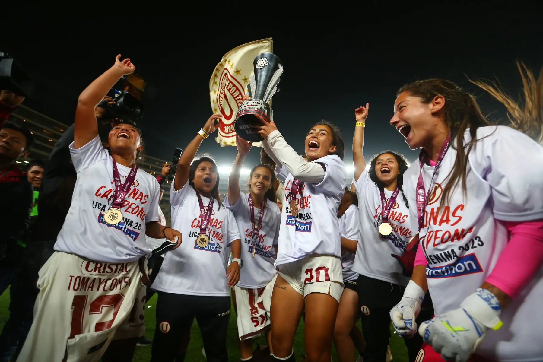 Universitario de Deportes es el campeón  de la Liga Femenina Apuesta Total 2023, tras vencer a Alianza Lima 2 a 0 en  el clásico del futbol femenino jugado en el estadio Monumental de Ate.
Foto: ANDINA/Eddy Ramos