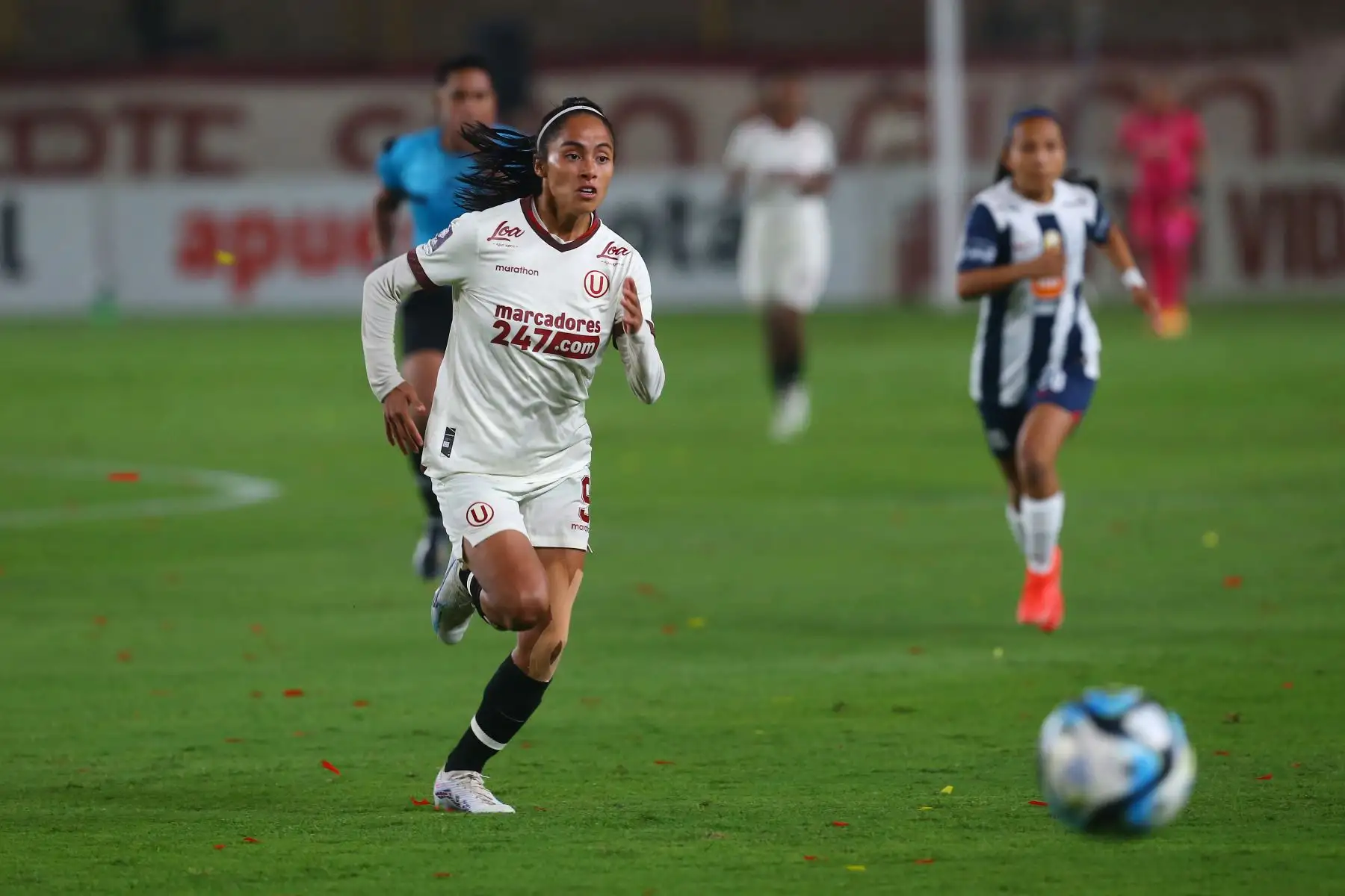 Universitario de Deportes es el campeón  de la Liga Femenina Apuesta Total 2023, tras vencer a Alianza Lima 2 a 0 en  el clásico del futbol femenino jugado en el estadio Monumental de Ate.
Foto: ANDINA/Eddy Ramos