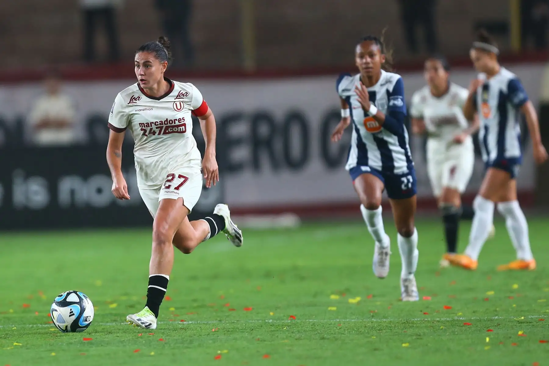 Universitario de Deportes es el campeón  de la Liga Femenina Apuesta Total 2023, tras vencer a Alianza Lima 2 a 0 en  el clásico del futbol femenino jugado en el estadio Monumental de Ate.
Foto: ANDINA/Eddy Ramos