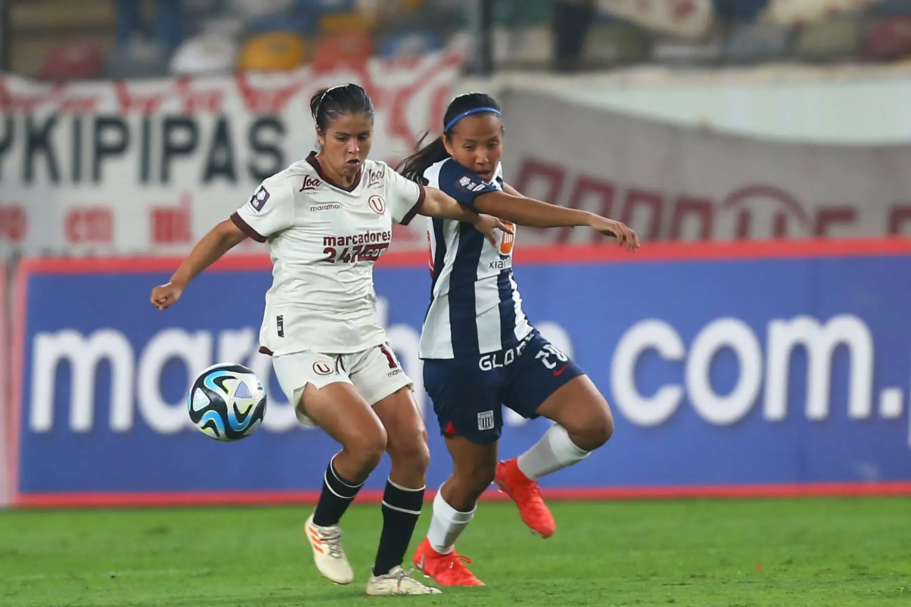 Universitario de Deportes es el campeón  de la Liga Femenina Apuesta Total 2023, tras vencer a Alianza Lima 2 a 0 en  el clásico del futbol femenino jugado en el estadio Monumental de Ate.
Foto: ANDINA/Eddy Ramos