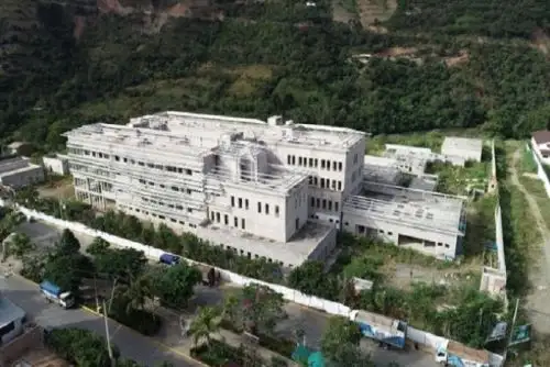 Nos hemos propuesto de aquí al término del Gobierno de la presidenta Boluarte hacer 1000 centros y puestos de salud en comunidades lejanas nunca atendida, aseguró el ministro de Salud, César Vásquez.
