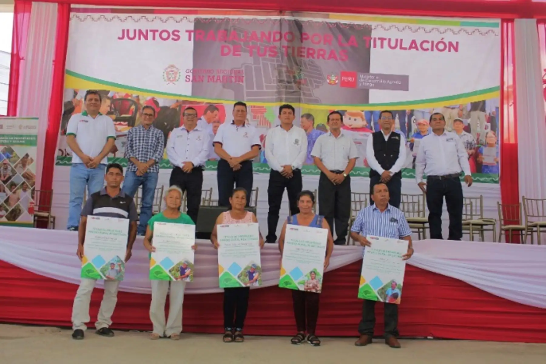 Midagri y Gore San Martín entregan 1163 títulos de propiedad a agricultores del Alto Mayo