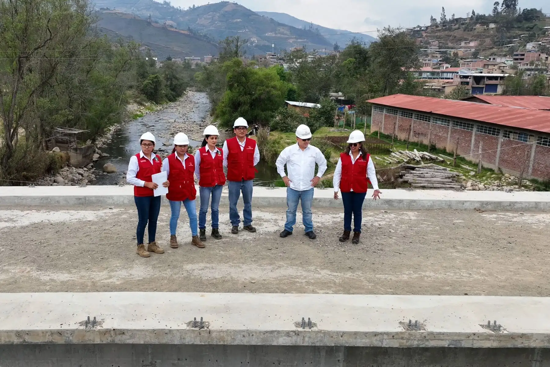 Contralor  Nelson Shack  visita la región Huánuco para supervisar la creación del servicio de movilidad rural del puente Auchi - Ushumayopampa en los distritos de Umari y Molino, Pachitea, Huanuco.
Foto: Contraloría