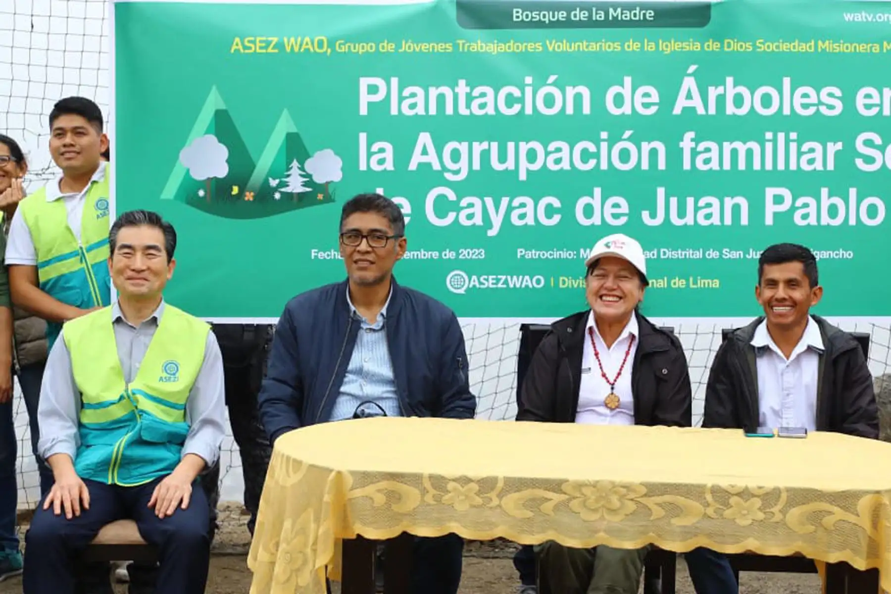 La segunda Gran Cruzada Verde Nacional, que impulsa el Ministerio del Ambiente , continúa su jornada de forestación y/o arborización en diferentes regiones del país, a fin de contribuir a la mejora de la calidad ambiental de las zonas urbanizadas y de promover la participación activa de la ciudadanía en estrecha coordinación con las autoridades.
Foto: Minam