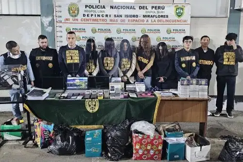 Policía y municipio intervienen en Miraflores banda que estafaba con viajes gratis a través del "raspa y gana". Foto: ANDINA/Difusión.