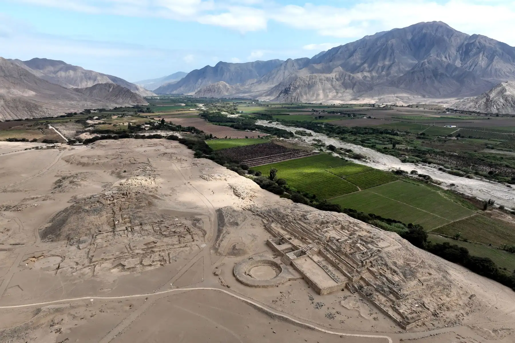 Ciudad Sagrada de Caral, sitio arqueológico de la civilización más antigua de América, ubicada en la provincia de Barranca, región Lima. Foto: ANDINA/Daniel Bracamonte