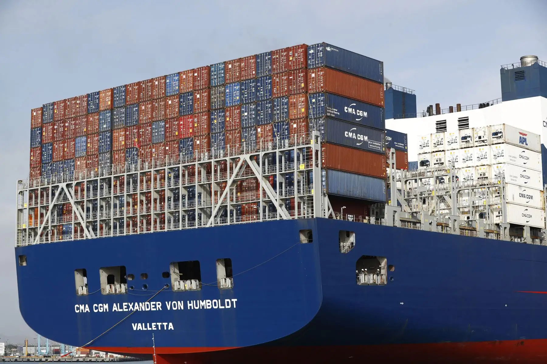 Considerando que alrededor del 90% de todos los contenedores movilizados en el Perú son operados en el Puerto del Callao, este hito refuerza el rol de DP World como un actor relevante en el escenario económico y portuario a nivel local y regional.
Foto: ANDINA/ Daniel Bracamonte