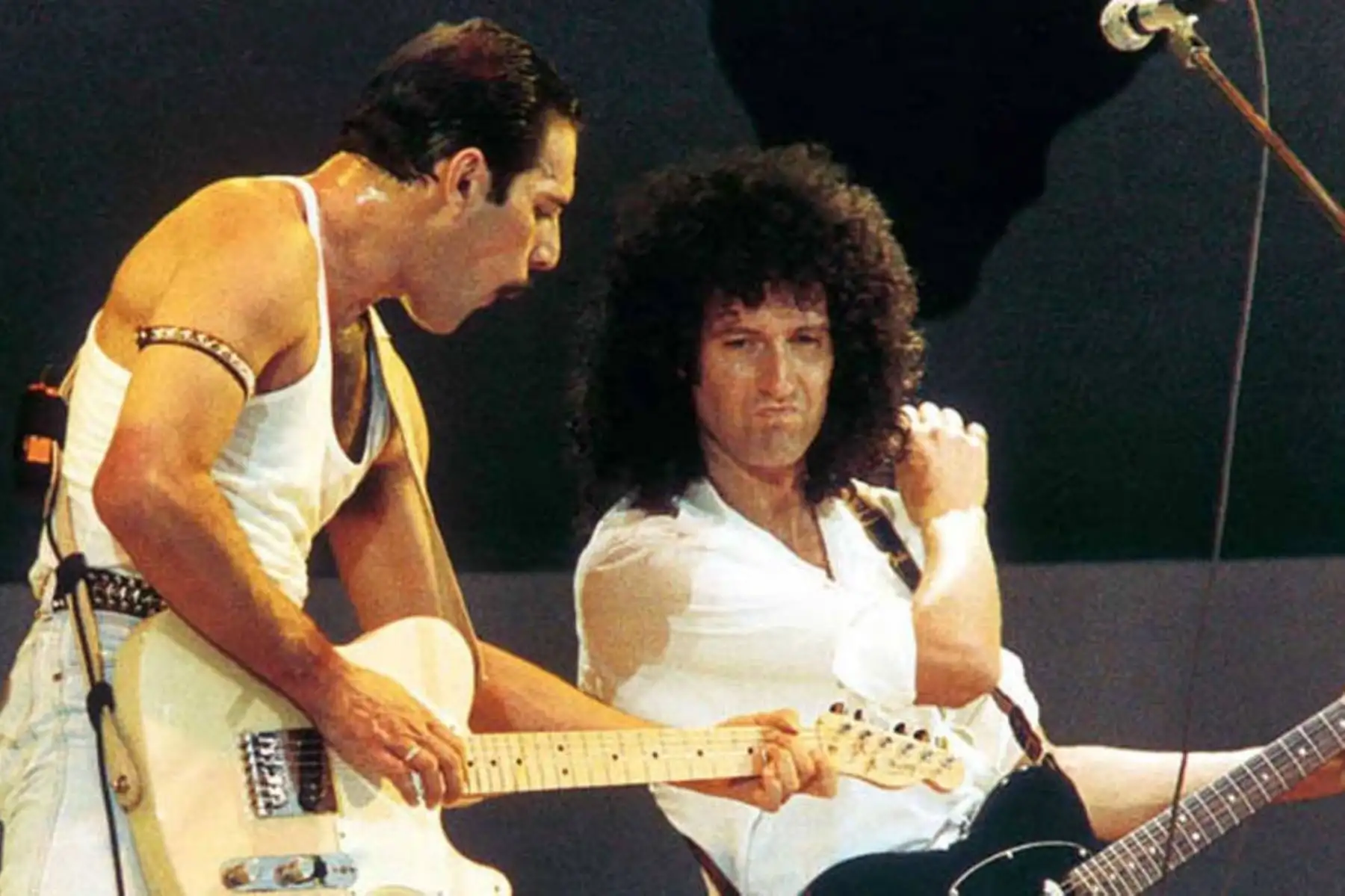 Freddie Mercury, la estrella de rock, que lideró Queen, durante el concierto del Live Aid. Foto: Internet Medios