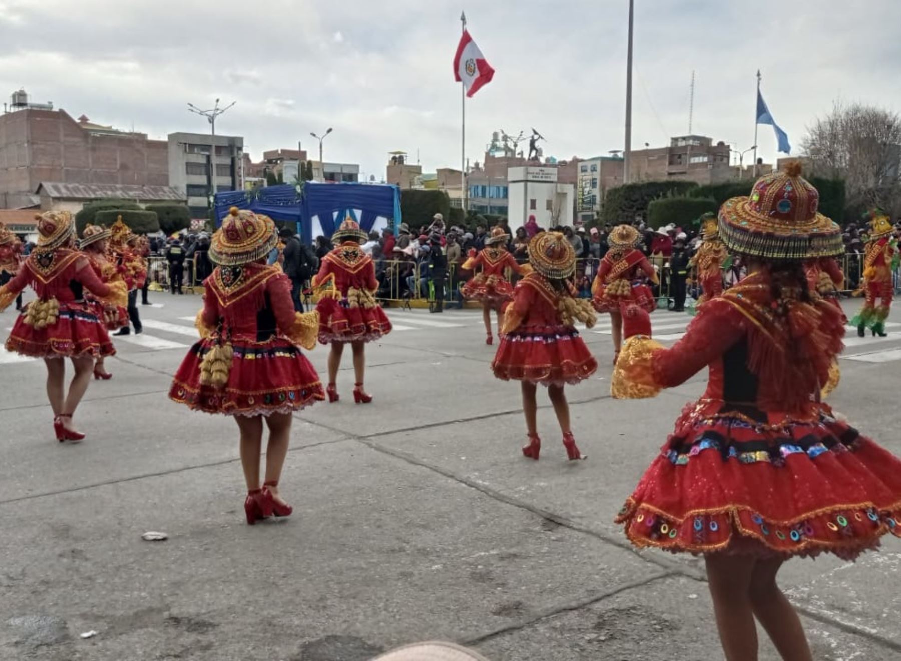 Diversas delegaciones folclóricas participaron del lanzamiento de la Festividad en honor de San Miguel Arcángel, patrono de la ciudad de Ilave, en Puno. La fecha central de la fiesta se celebrará el 29 de setiembre. Foto: Alberto Alejo