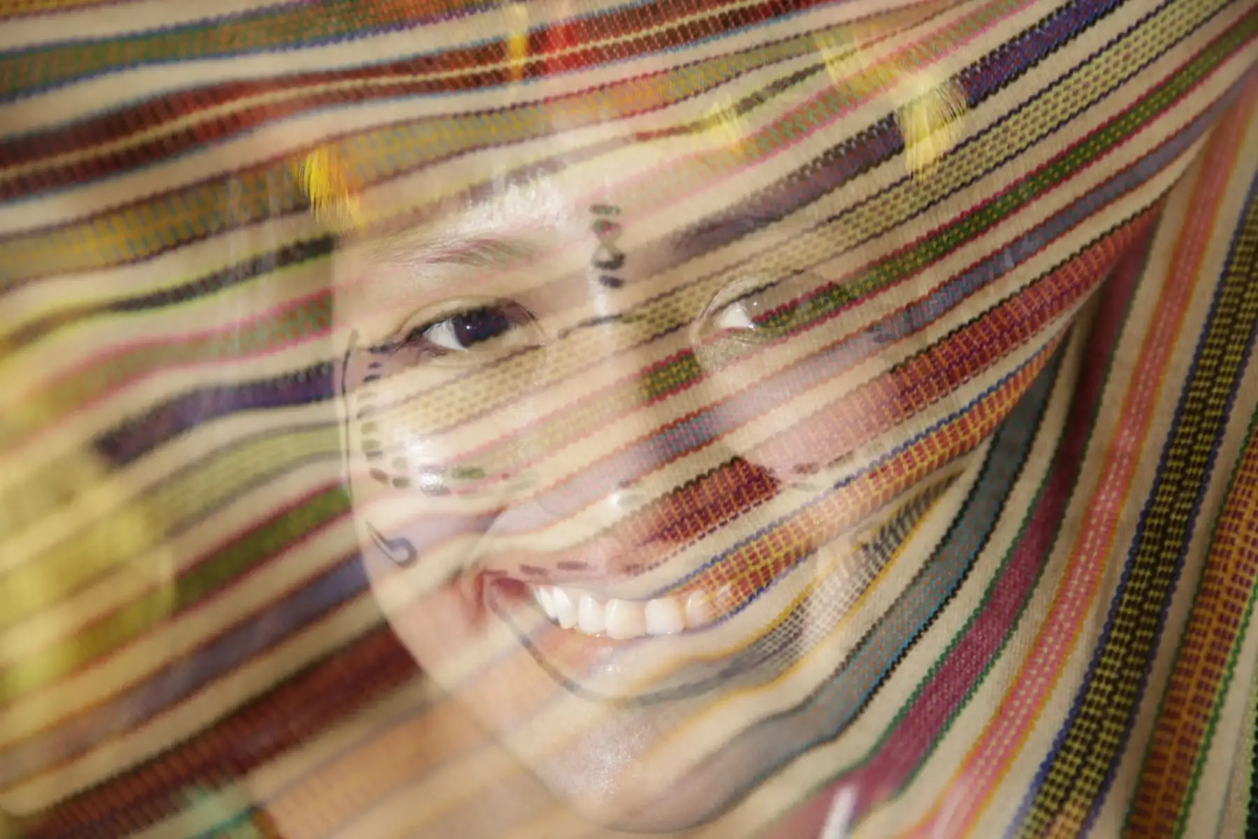 La jefa de Estado, quien estuvo acompañada de lideresas de diversos pueblos indígenas, reafirmó también su compromiso de construir un Perú diverso y multicultural donde las mujeres ejerzan plenamente sus derechos. Foto: ANDINA/ Prensa Presidencia
