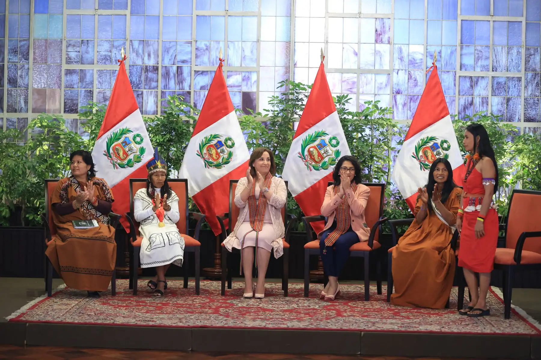 Presidenta de la república, Dina Ercilia Boluarte Zegarra, lideró la ceremonia por el Día Internacional de la Mujer Indígena.
Foto: ANDINA/Prensa Presidencia