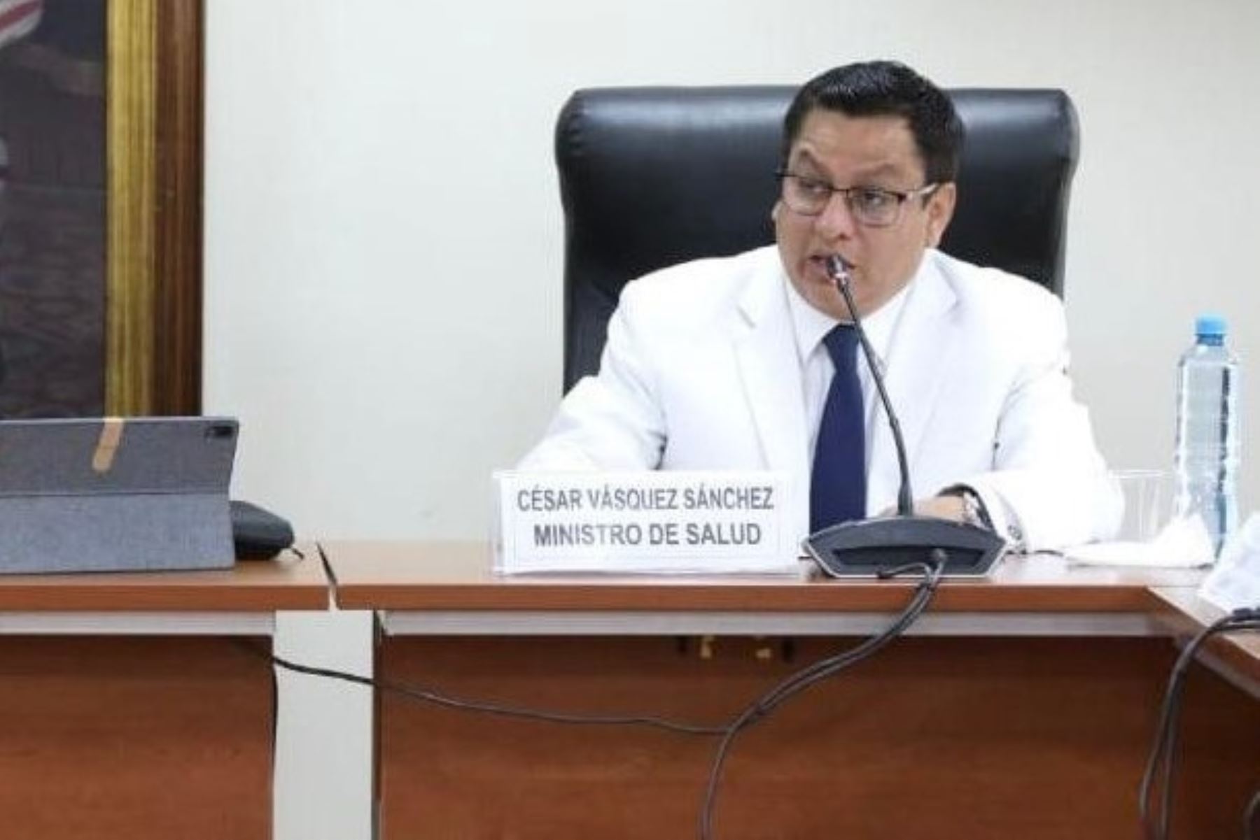 Ministro César Vásquez expuso ante la Comisión de Salud y Población del Congreso de la República. Foto: ANDINA/Difusión.
