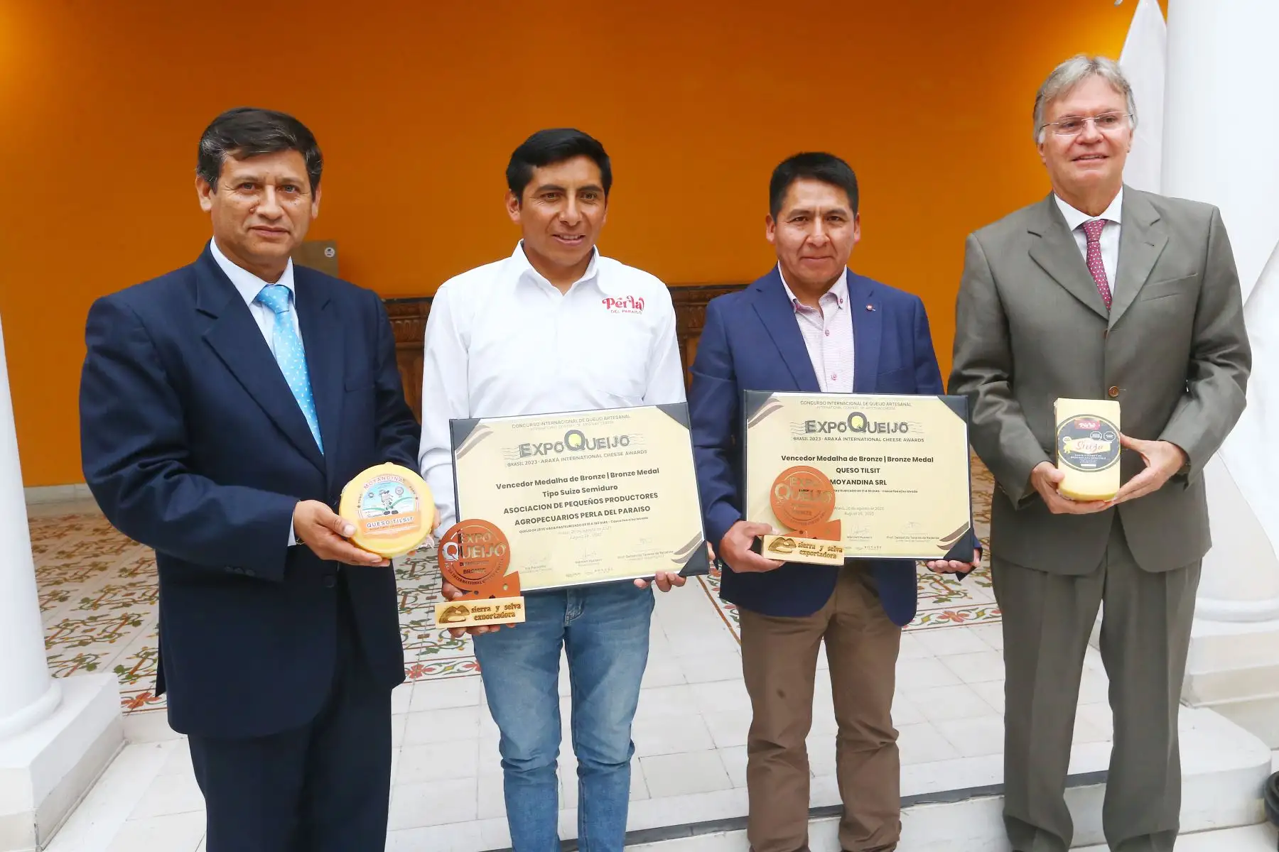 Ministerio de Desarrollo Agrario y Riego, a través de Sierra y Selva Exportadora,  reconoce la participación de los pequeños y medianos productores queseros artesanales de nuestro país que formaron parte del concurso internacional “Expo Queijo Brasil 2023” .
Foto: ANDINA/ Eddy Ramos