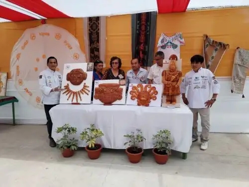Maestros panaderos de Monsefú se lucen con elaborados panes artísticos con diseños del Señor de Sipán y máscaras de jerarcas moche en la Feria de Artesanía e Identidad Lambayecana que se celebra en Chiclayo. ANDINA/Difusión